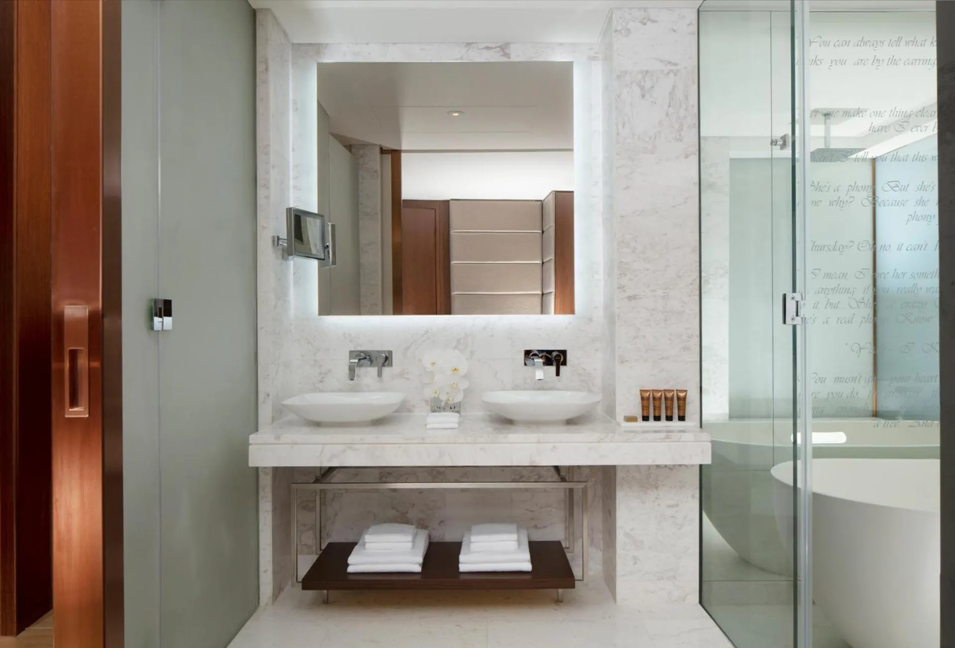 Toilet in Paramount Hotel Dubai