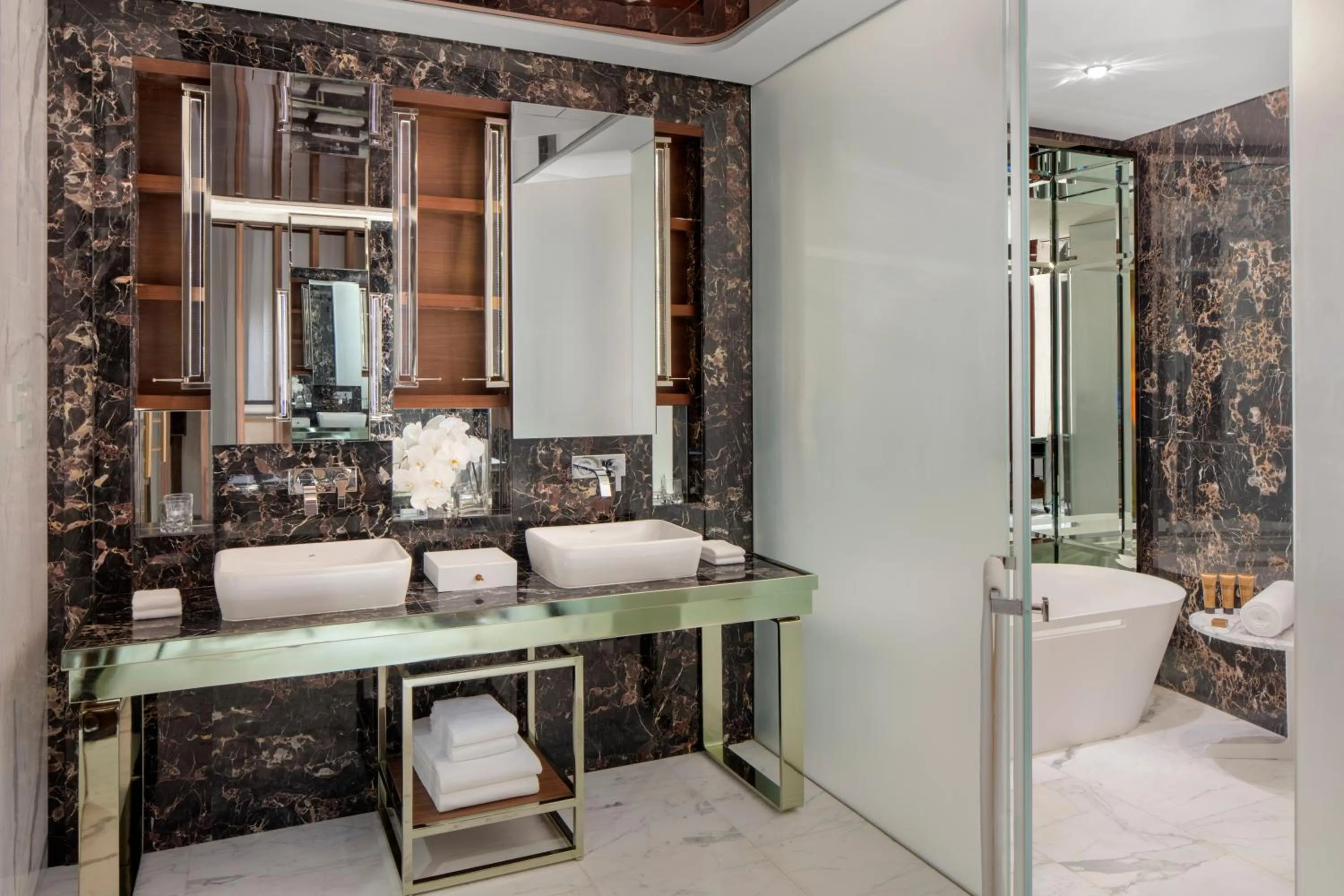 Bathroom in Paramount Hotel Dubai