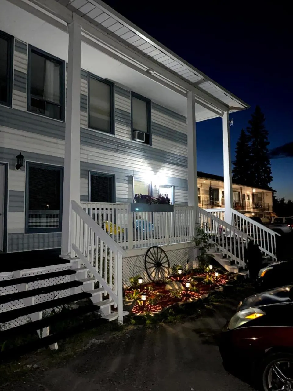 Facade/entrance in Bay Lake Inn - Frontiersman Motel