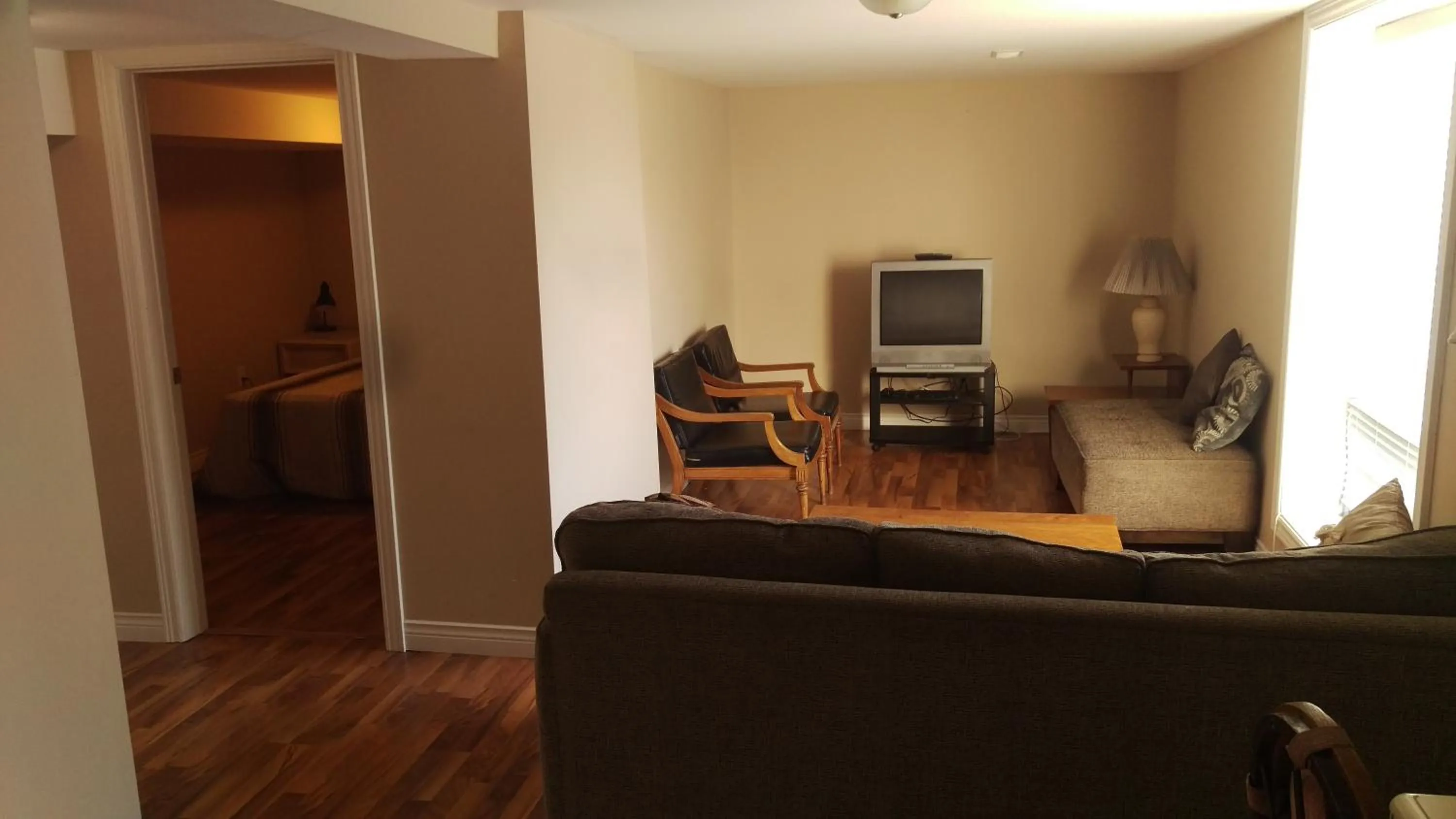 Living room in Bay Lake Inn - Frontiersman Motel
