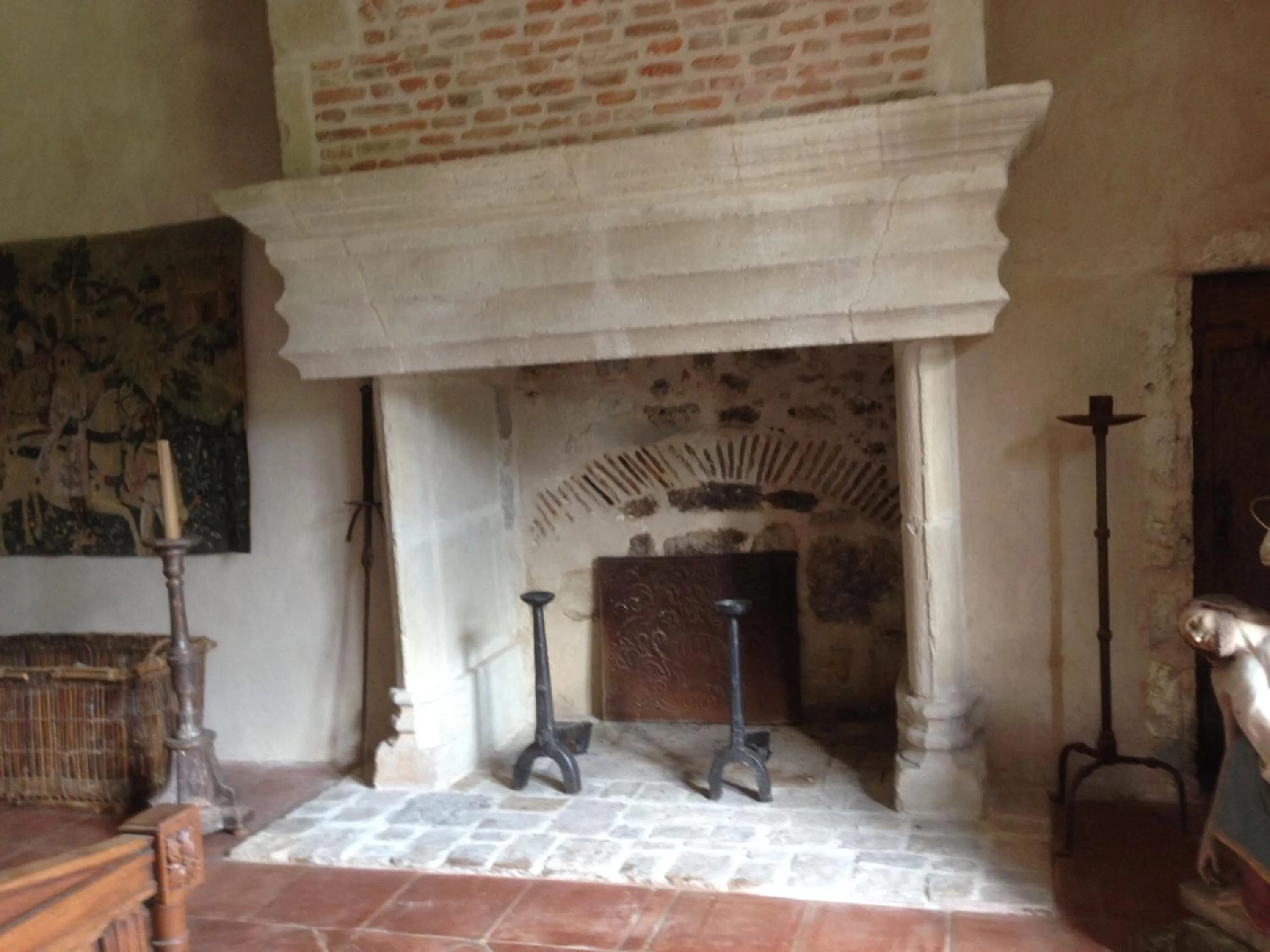 Communal lounge/ TV room in Château de Cauderoue