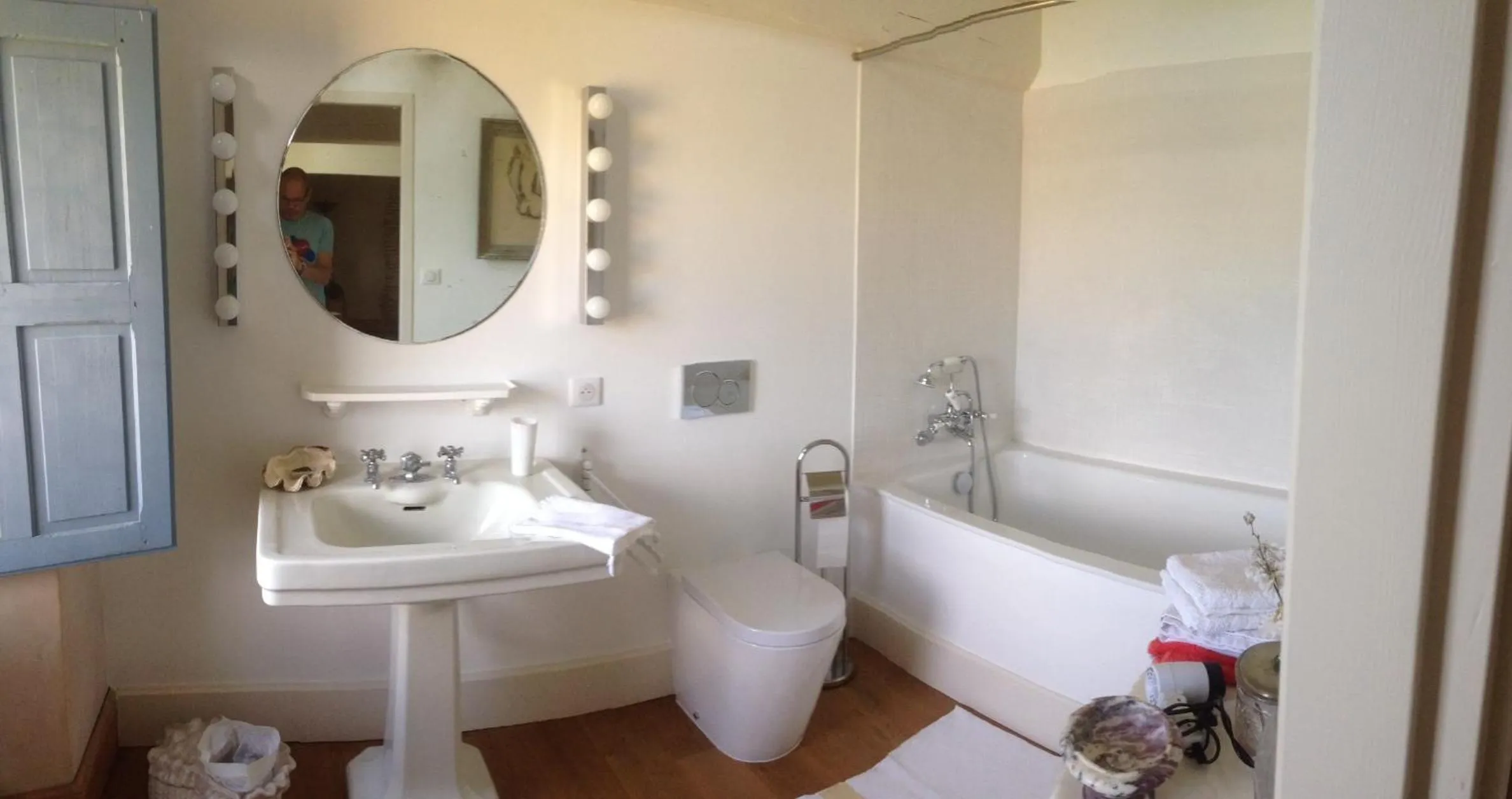 Bathroom in Château de Cauderoue