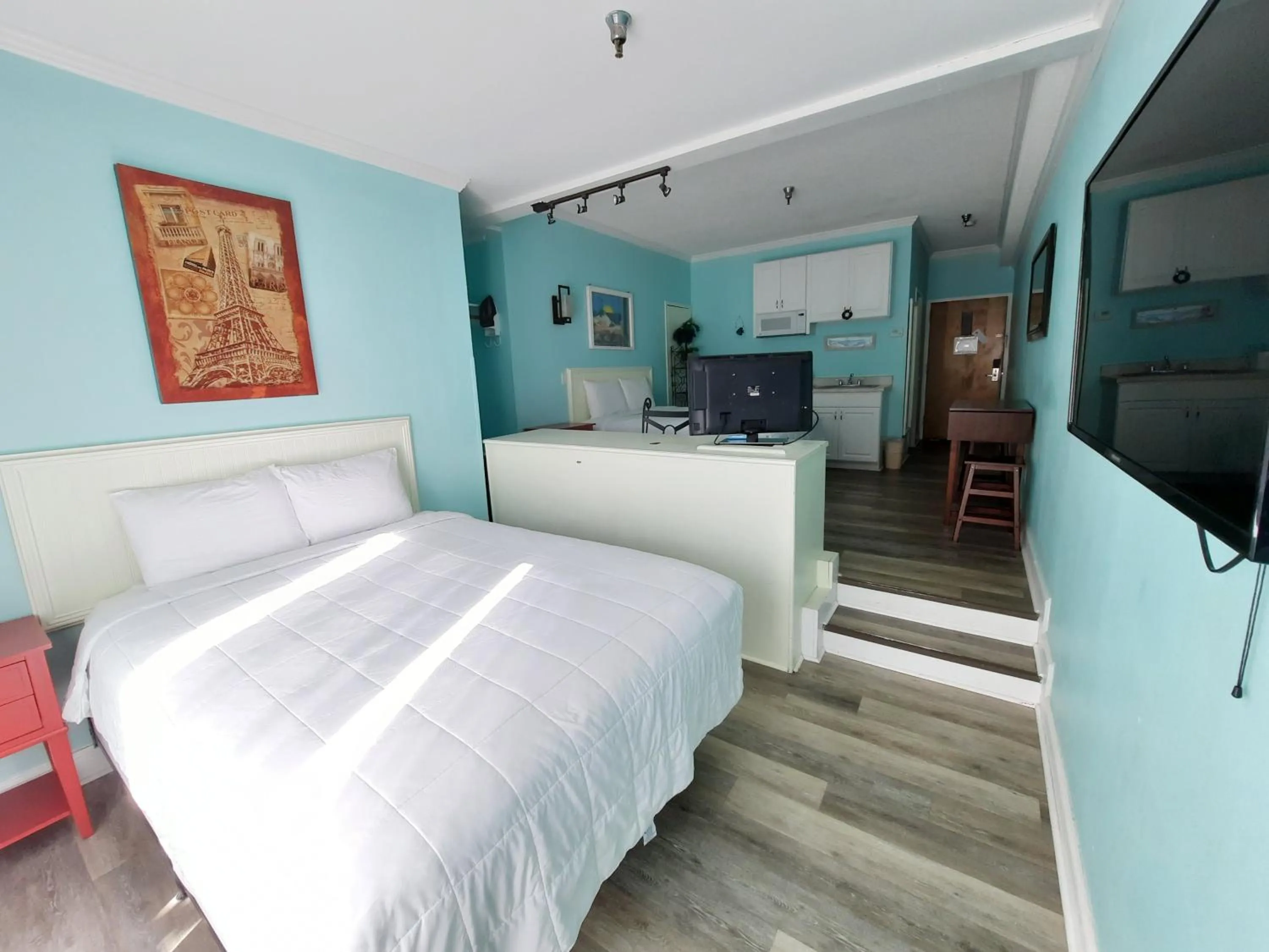 Bedroom, Bed in Palm Suites