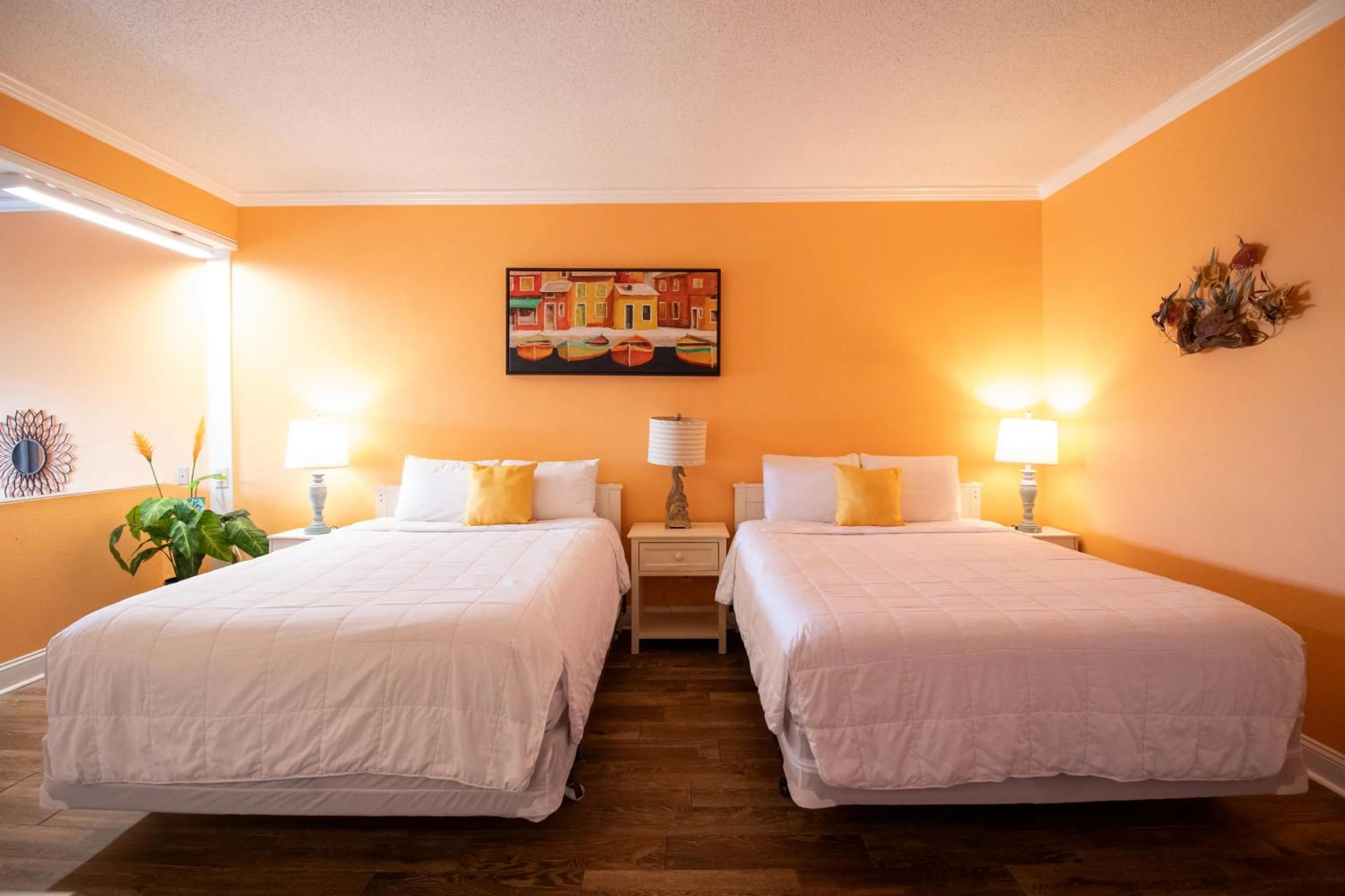 Bedroom, Bed in Palm Suites