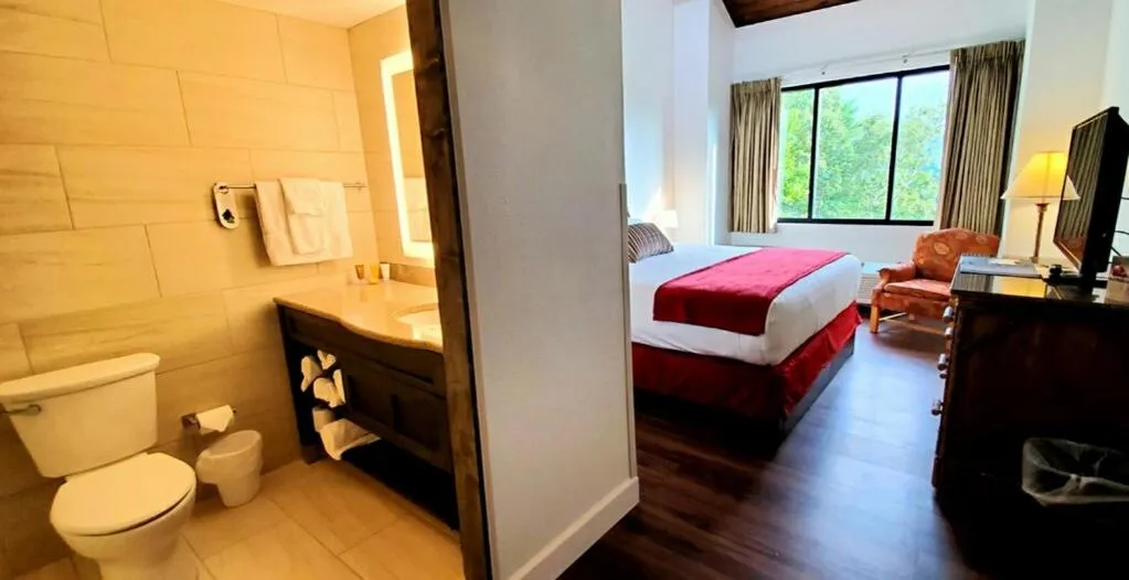 Bedroom, Bed in Unicoi State Park & Lodge