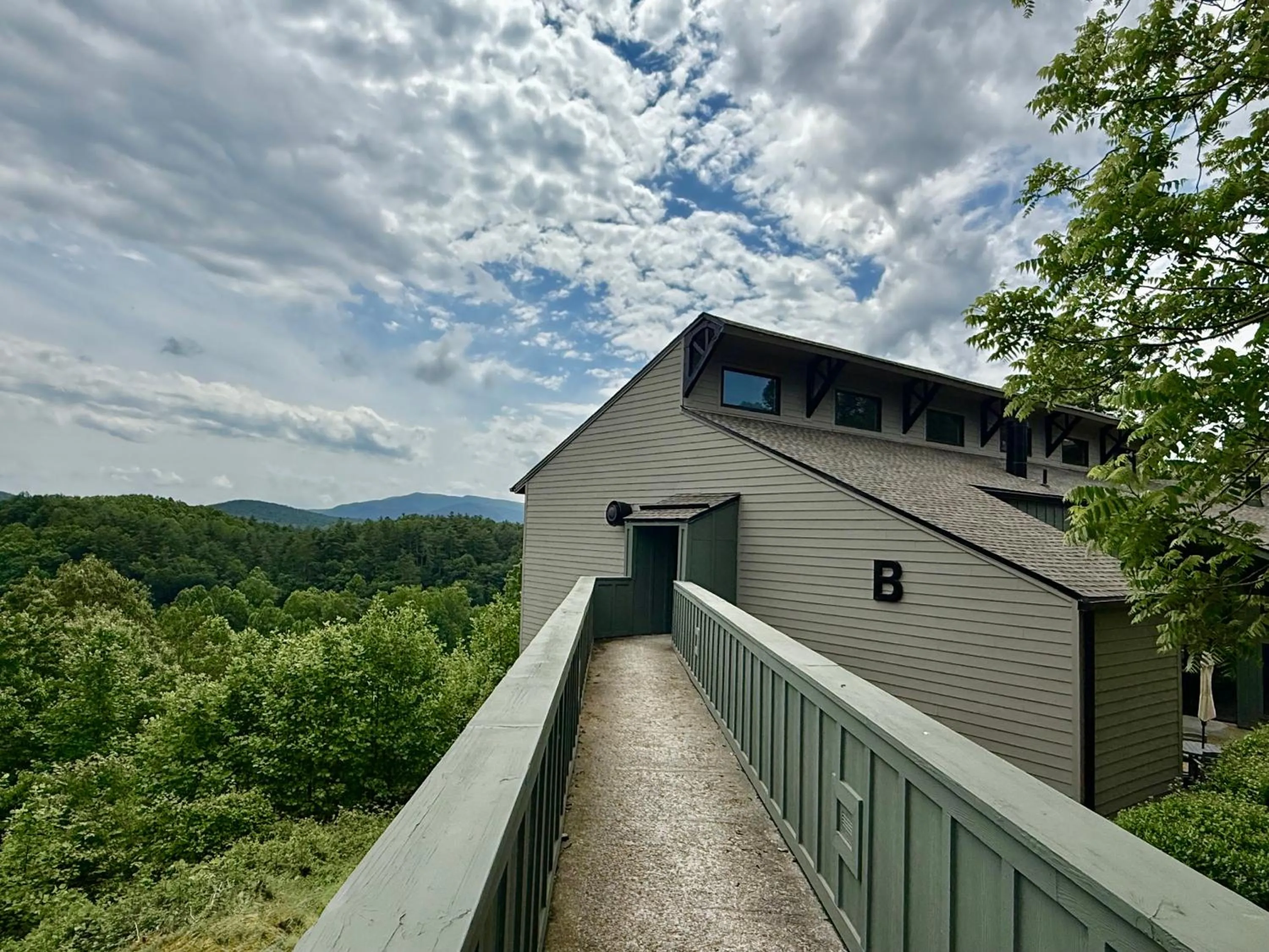 Property building in Unicoi State Park & Lodge