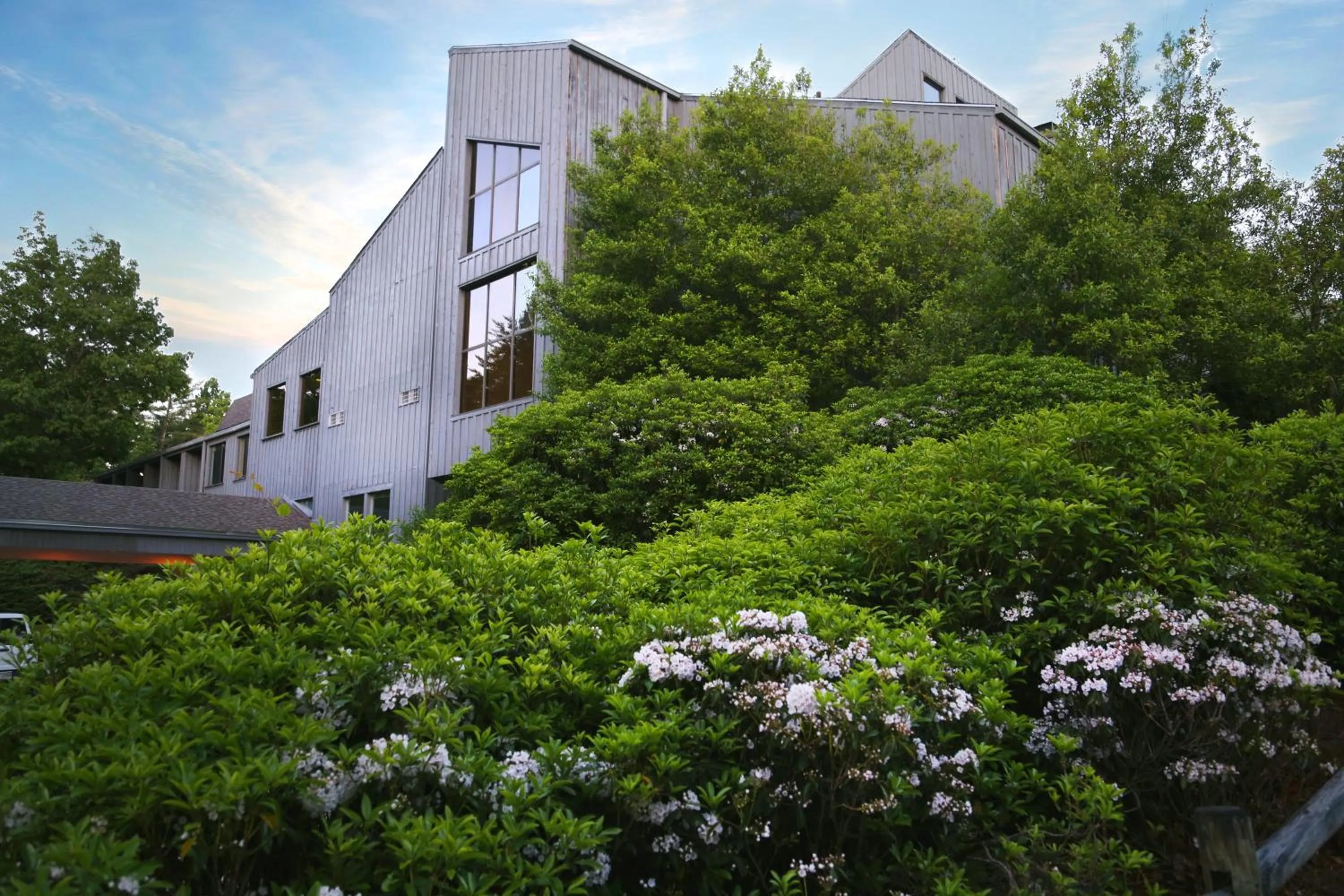 Property building in Unicoi State Park & Lodge