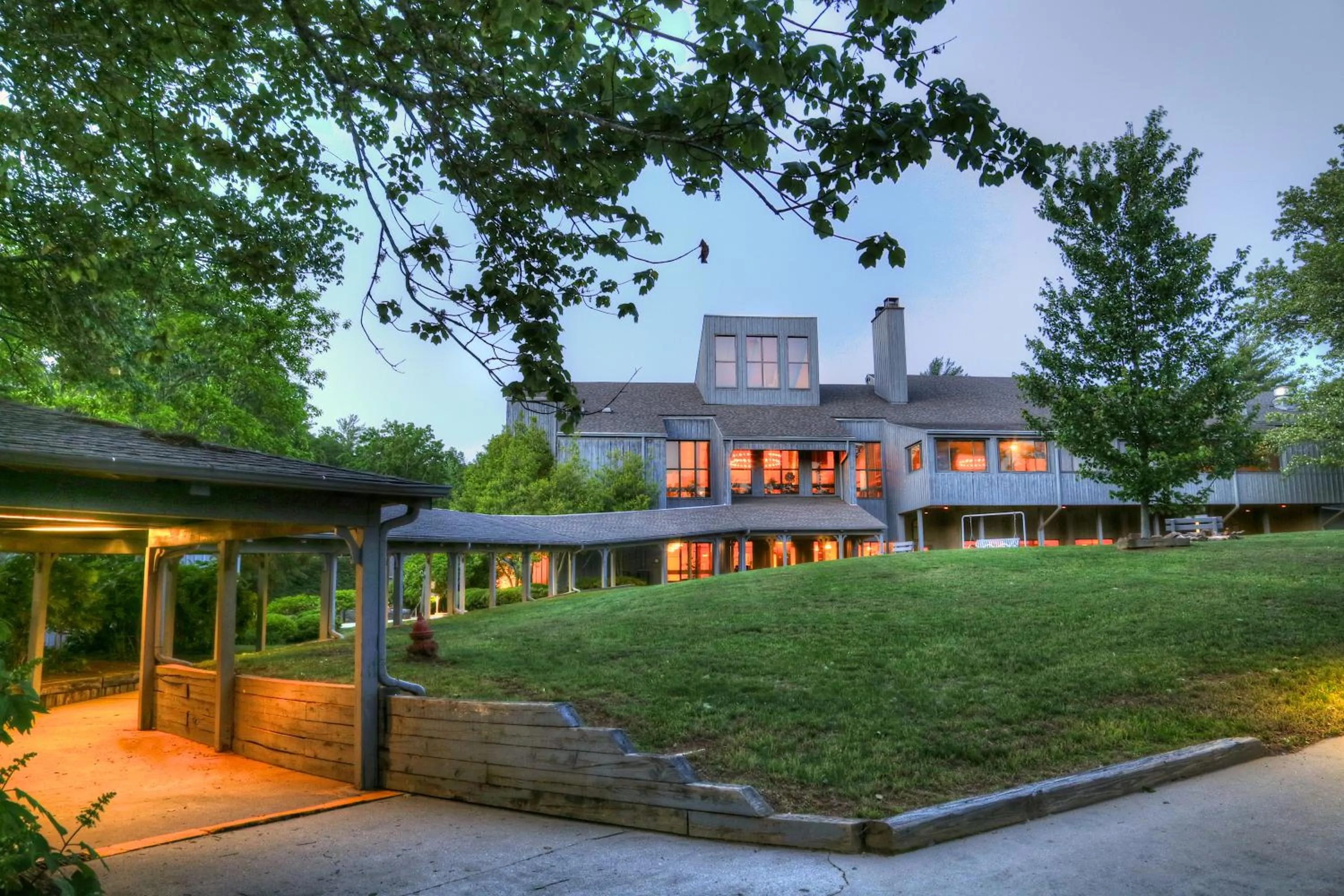 Property building in Unicoi State Park & Lodge