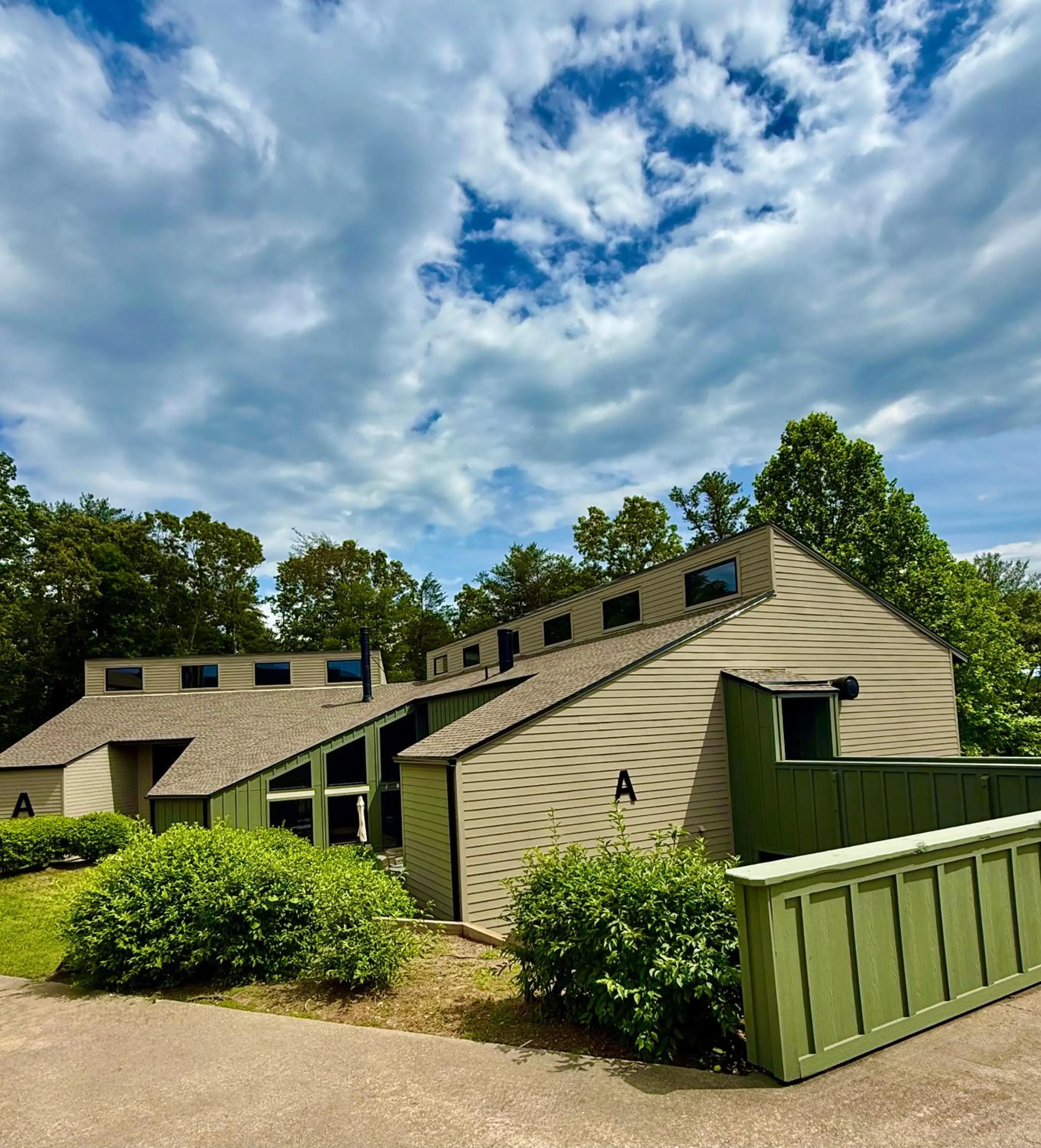 Property building in Unicoi State Park & Lodge