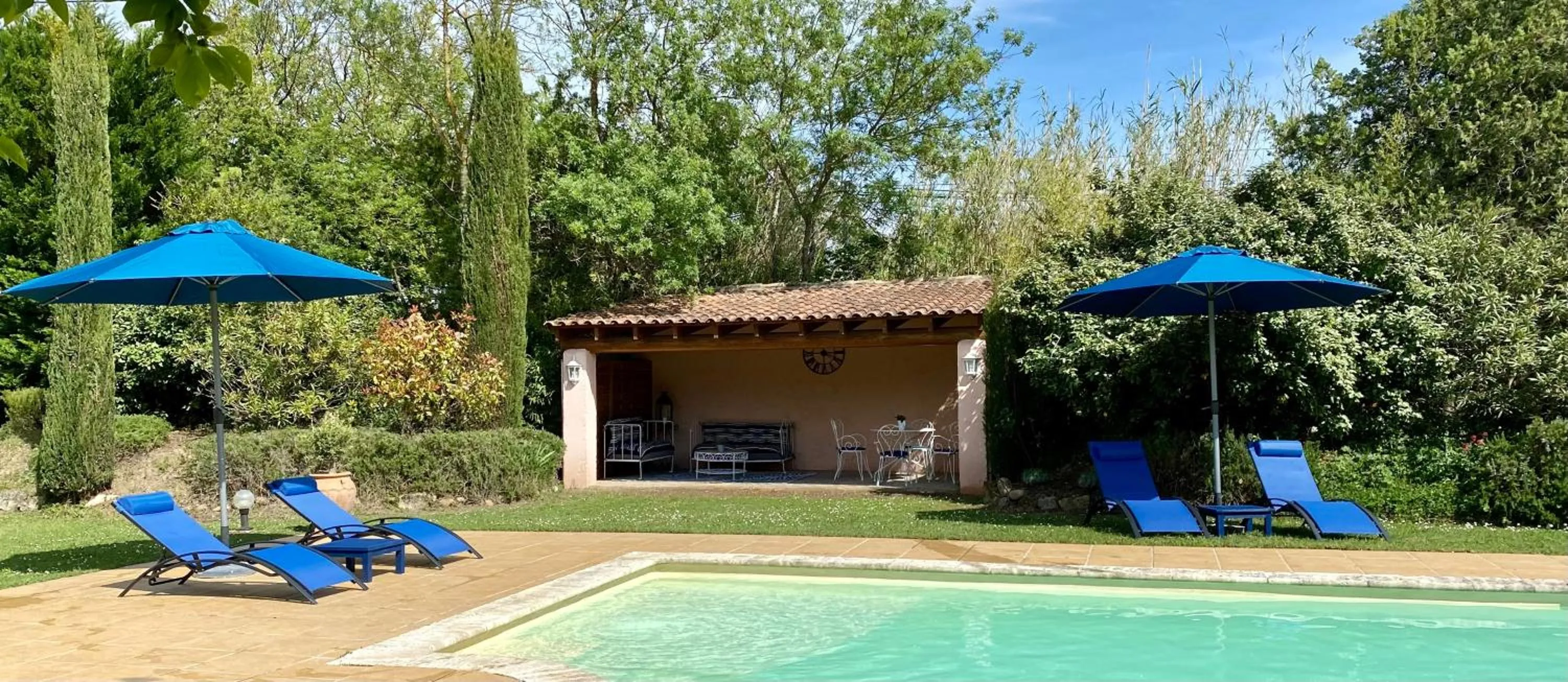 Patio in Domaine Au Coeur des Alpilles