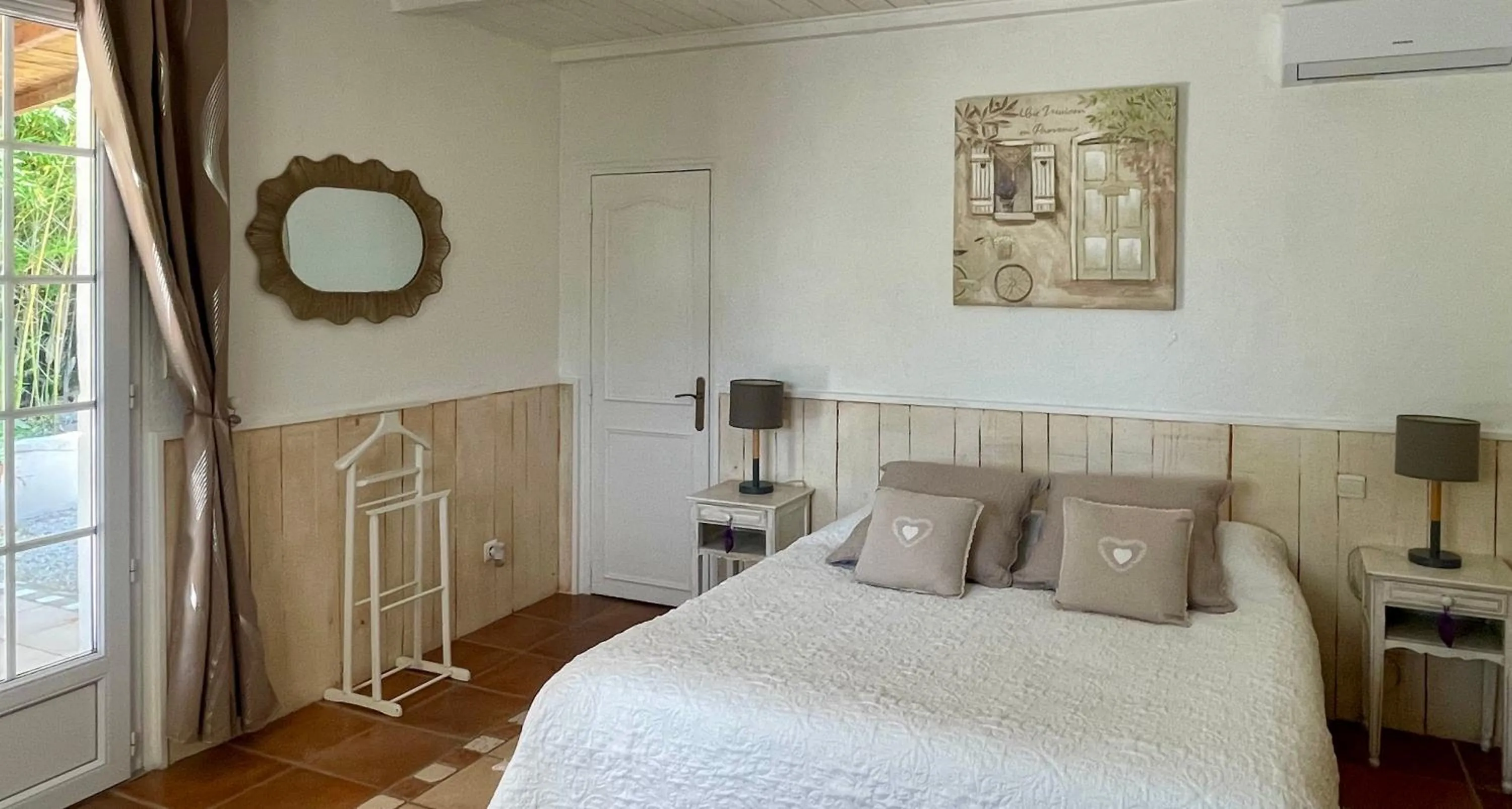 Bedroom in Domaine Au Coeur des Alpilles