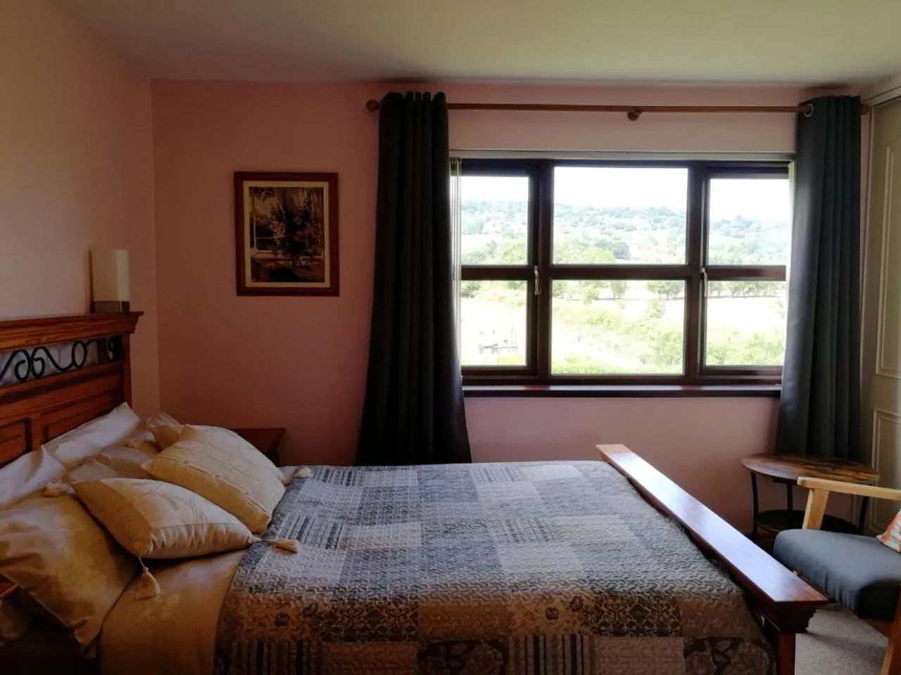 Bed in Fox Heaven B&B