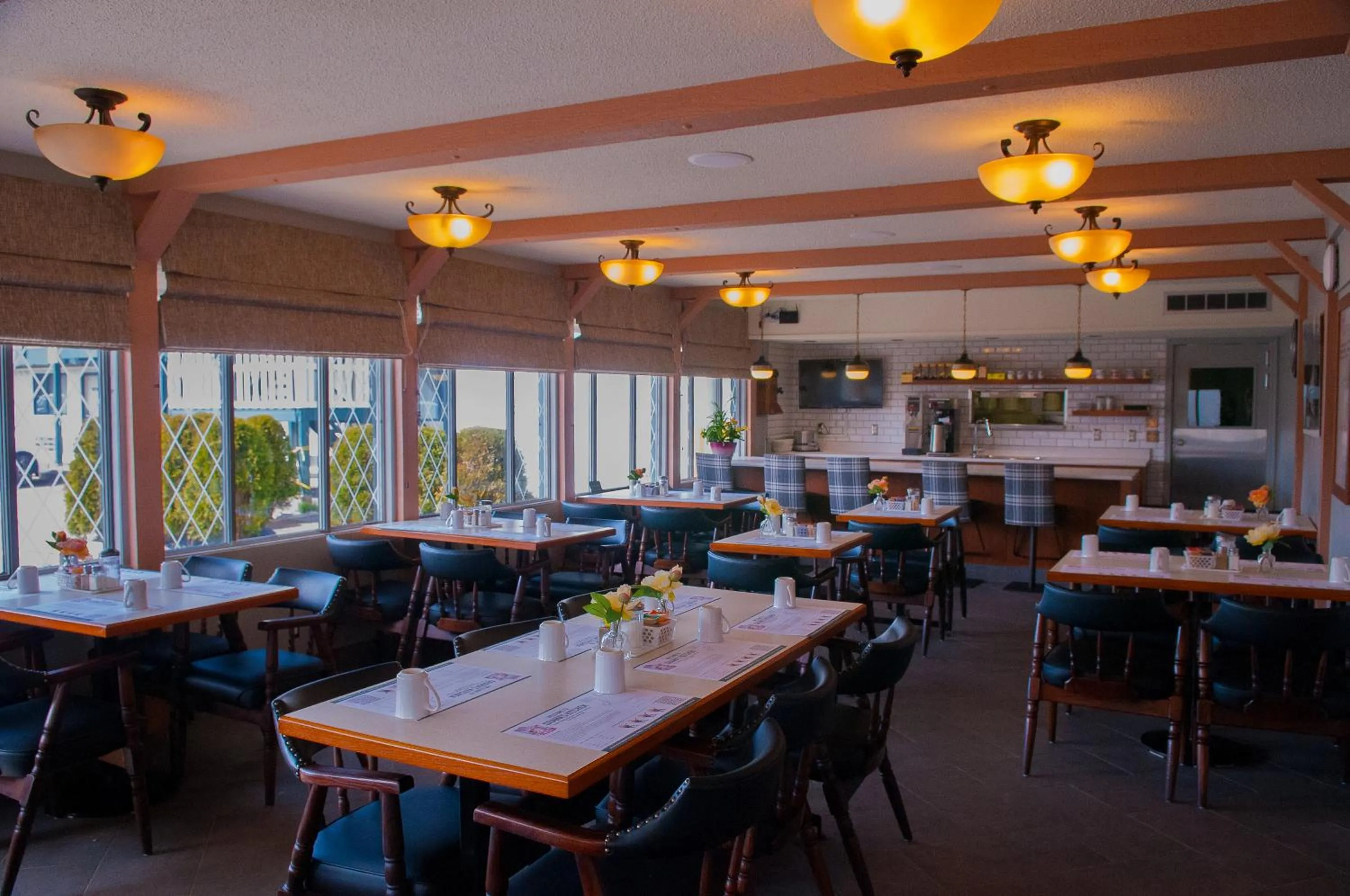 Restaurant/places to eat in Grama's Inn