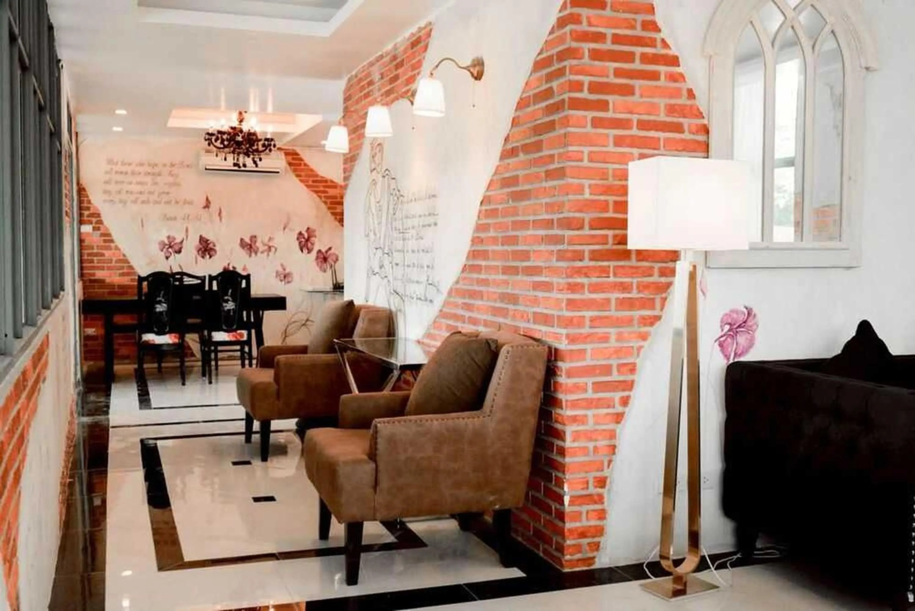 Lobby or reception in RQ Bangkok Sukhumvit 107 by Collection O