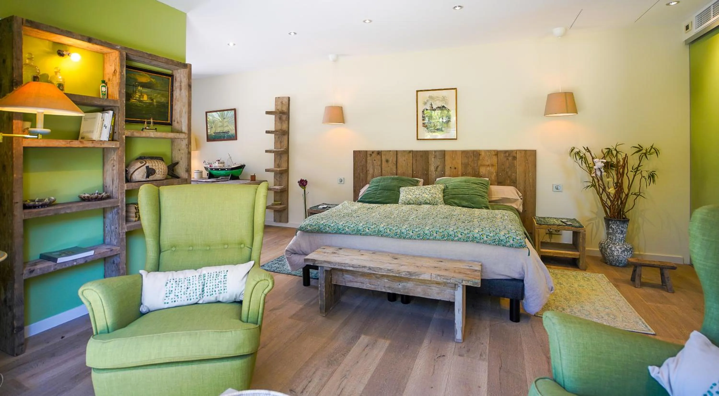 Photo of the whole room in villa Sant-Anna