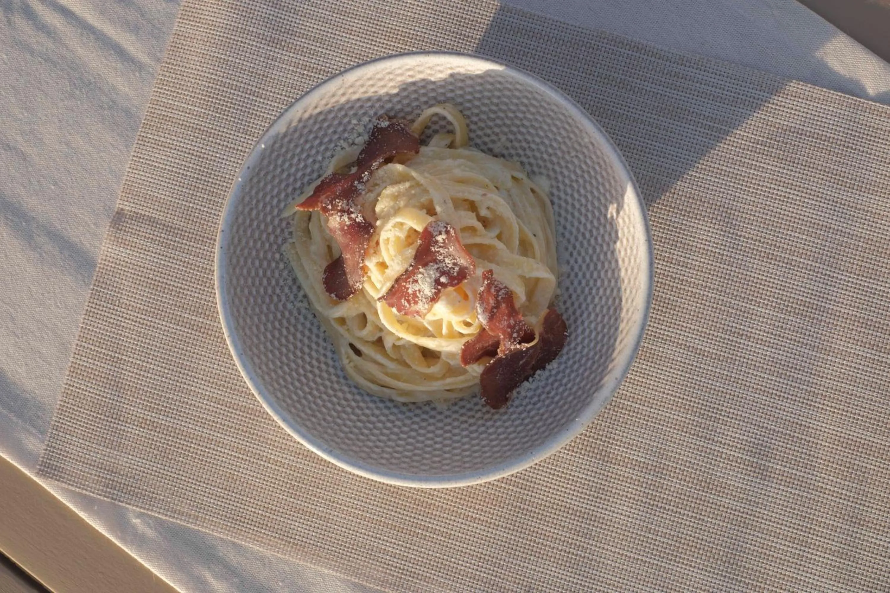 Restaurant/places to eat in AlaBora Hotel