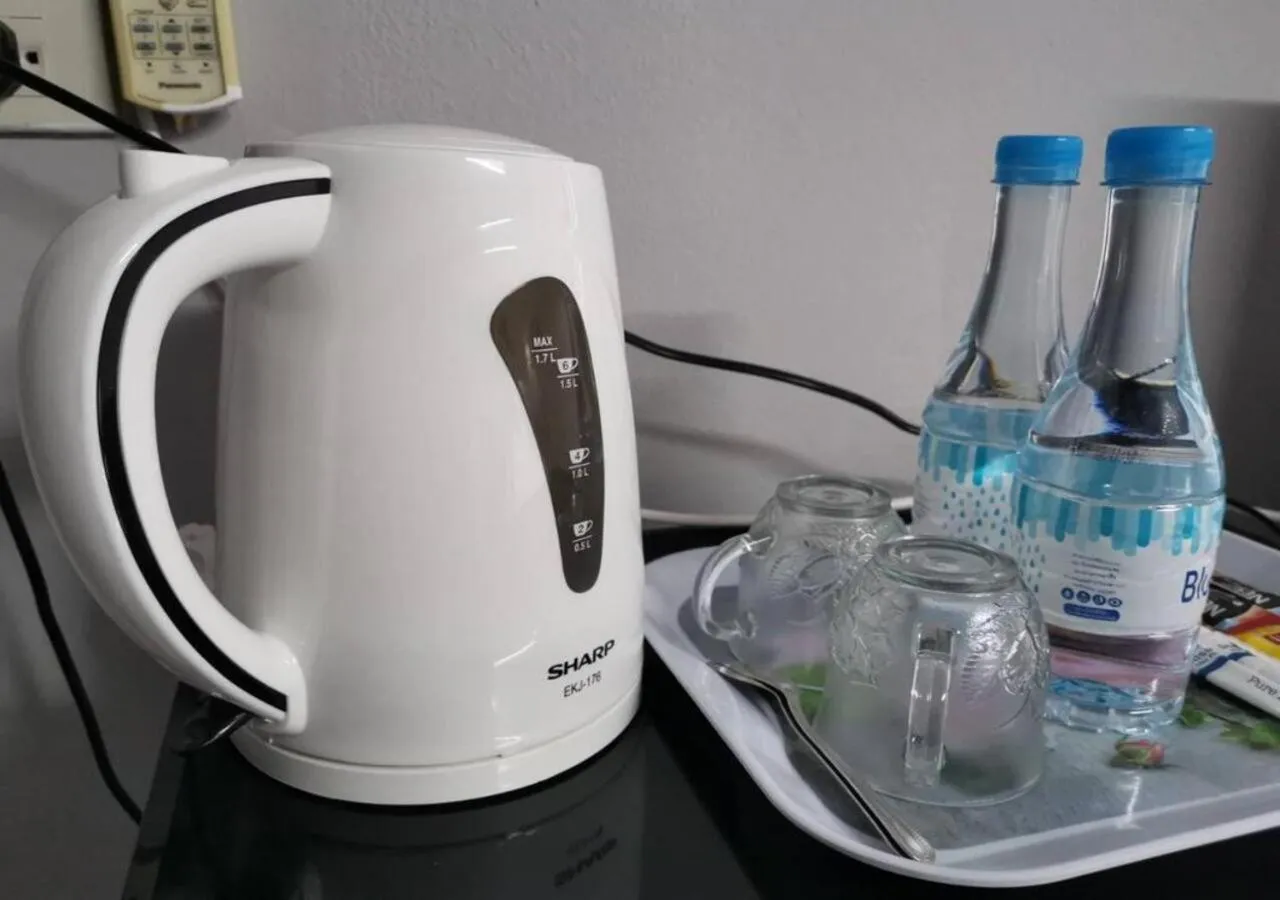 Coffee/tea facilities in RoomQuest Bangkok Ratchada