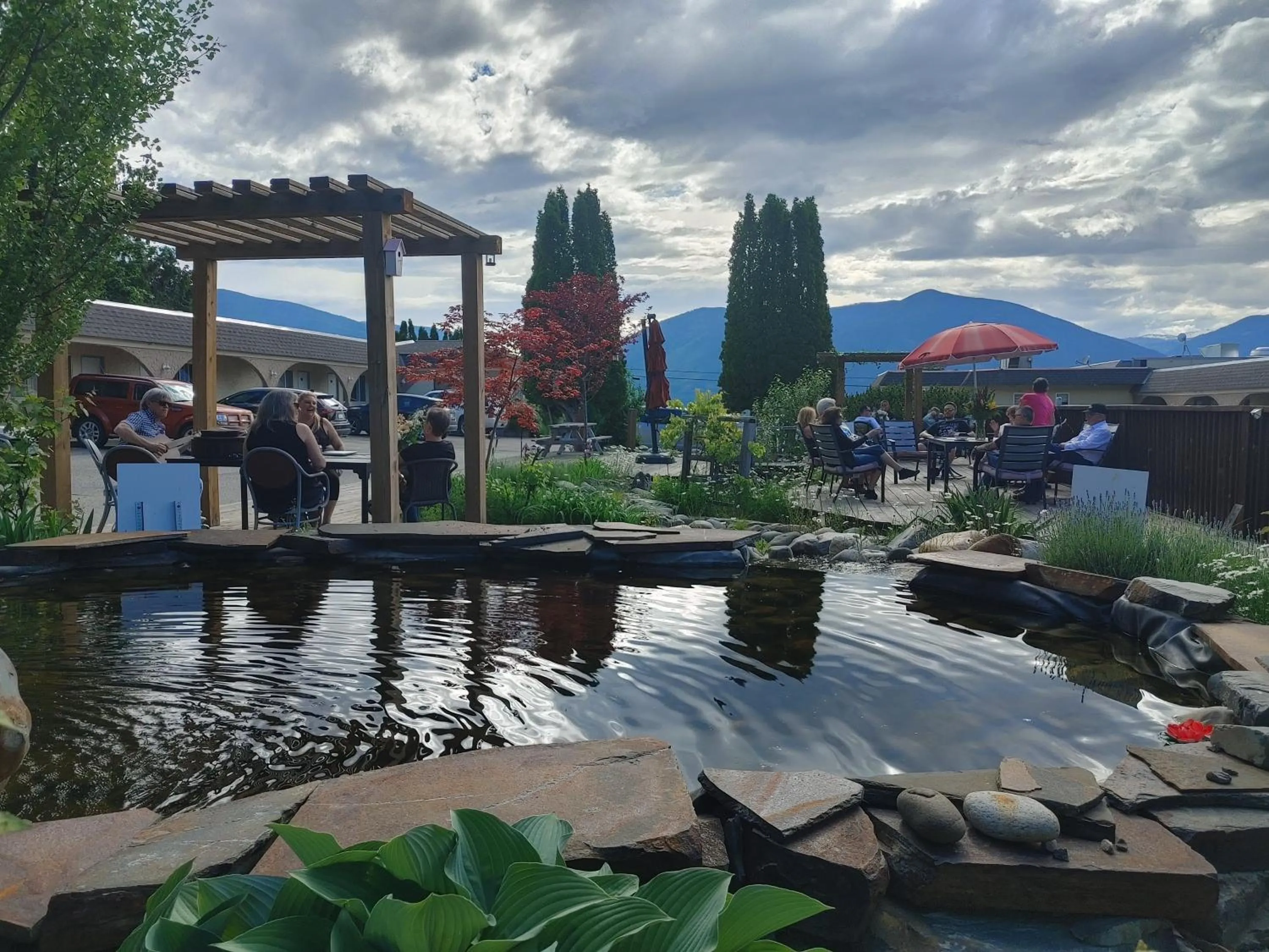 Garden view in Magnuson Hotel Creston