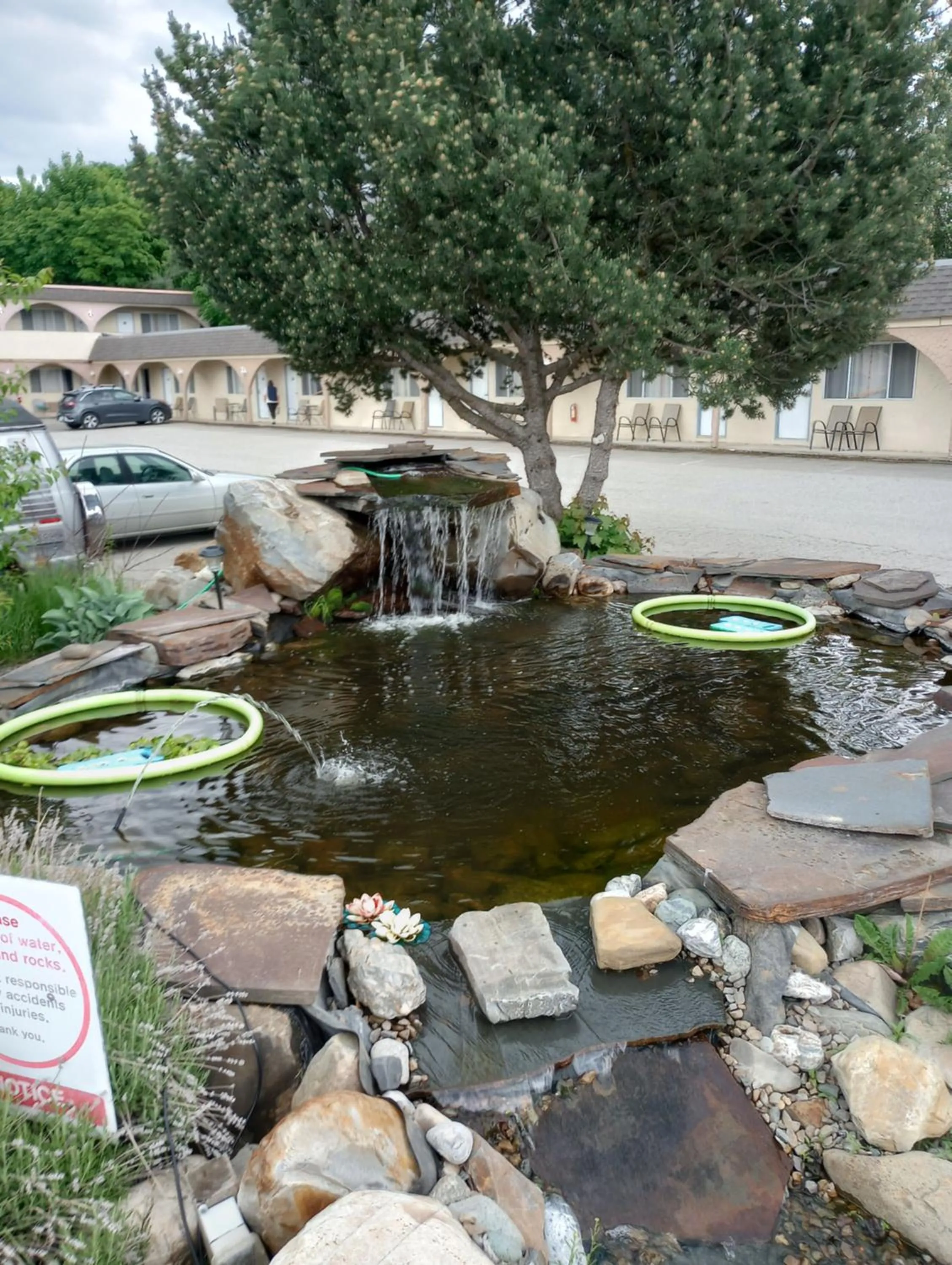 Garden view in Magnuson Hotel Creston