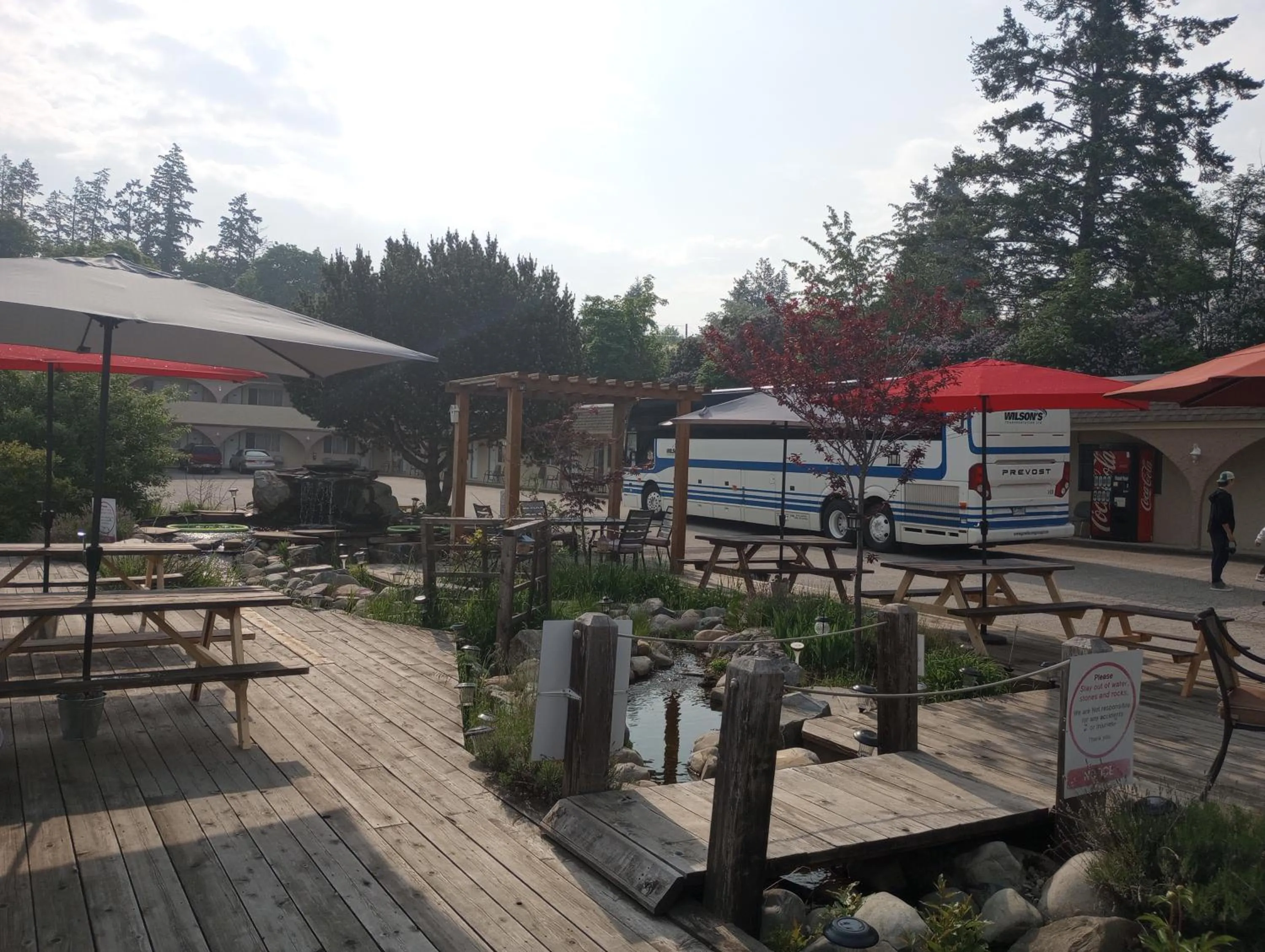 Seating area in Magnuson Hotel Creston
