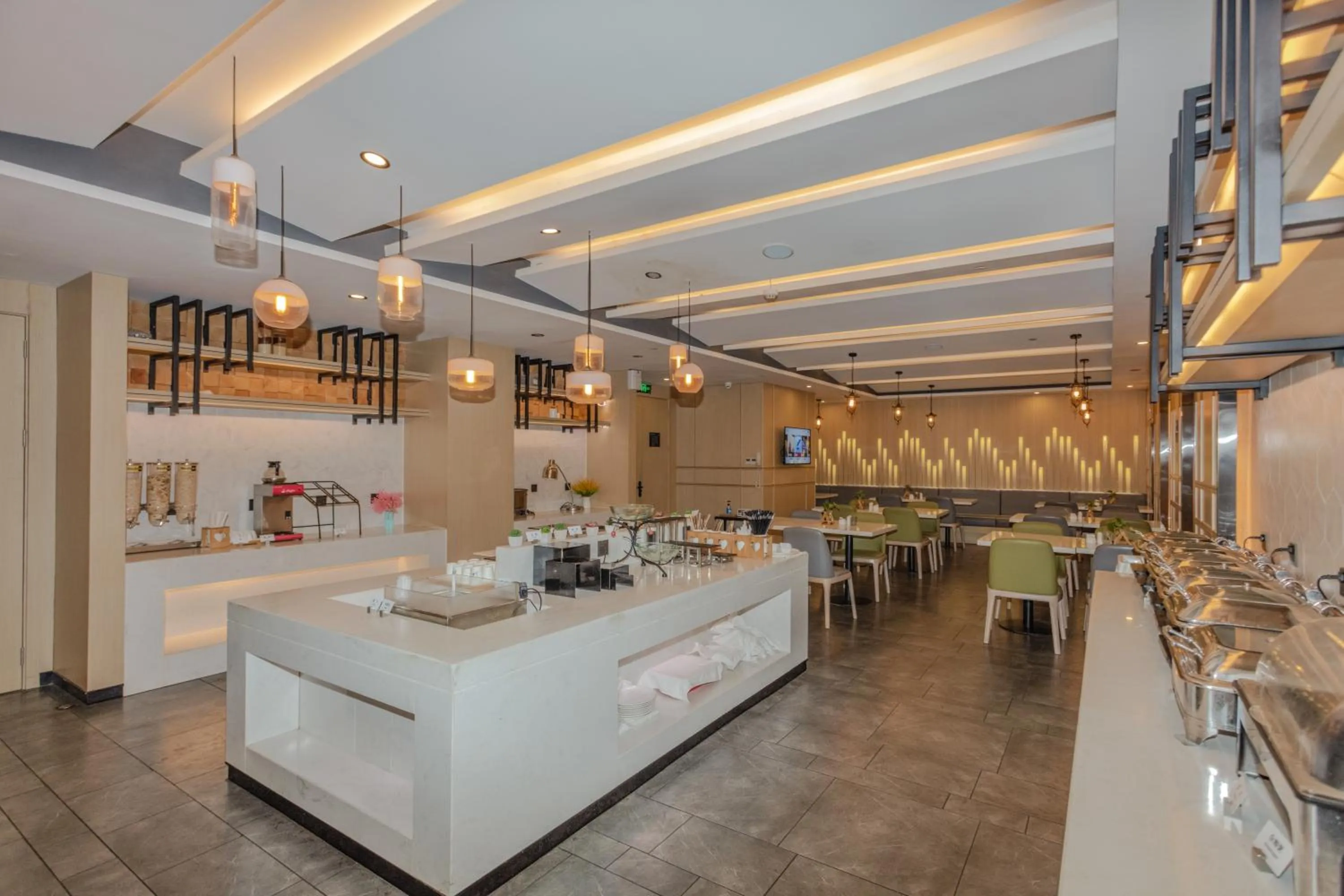 Restaurant/places to eat in Atour Hotel Hangzhou West Lake