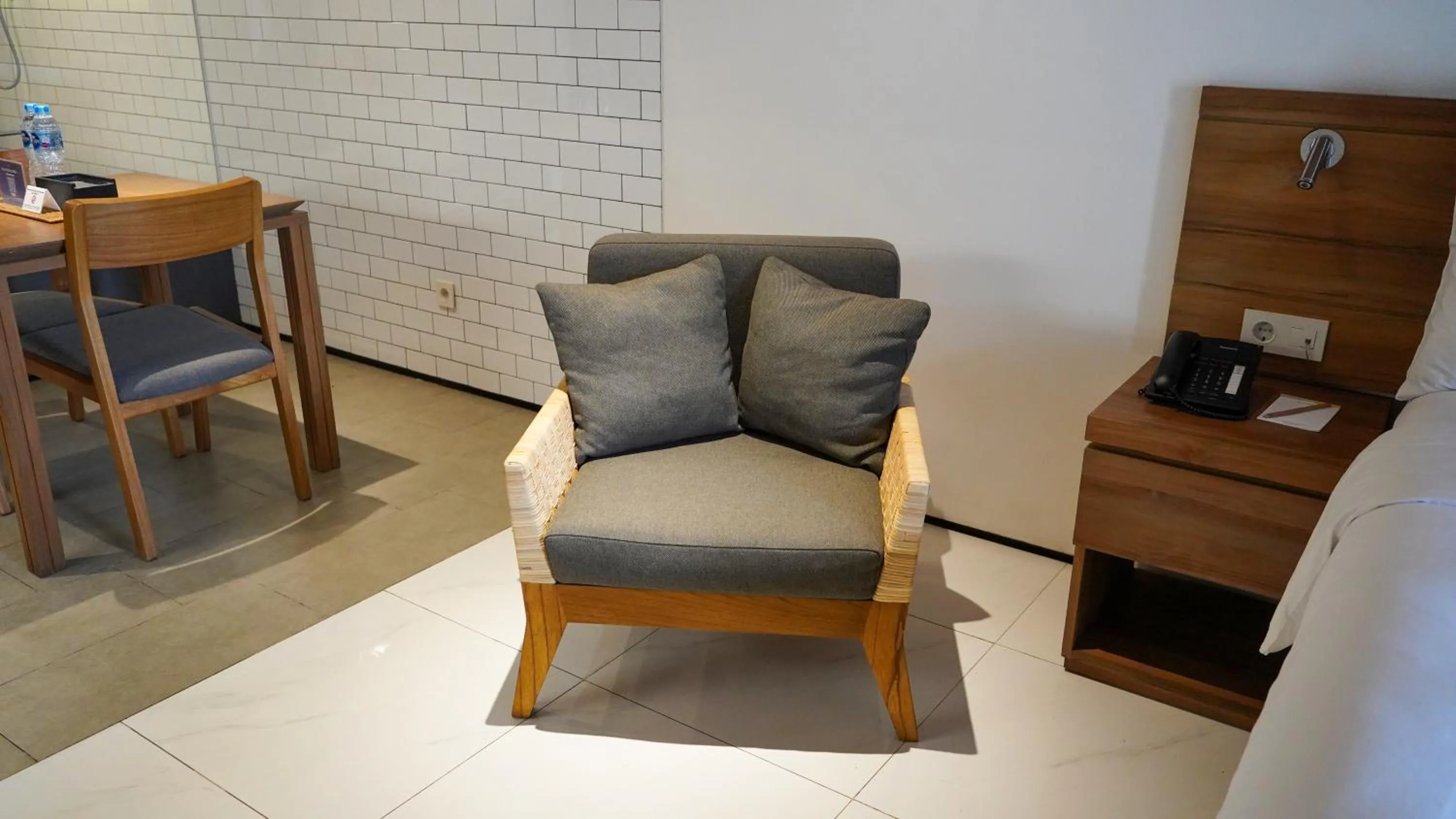 Seating area in Nagomi Suites & Hotel