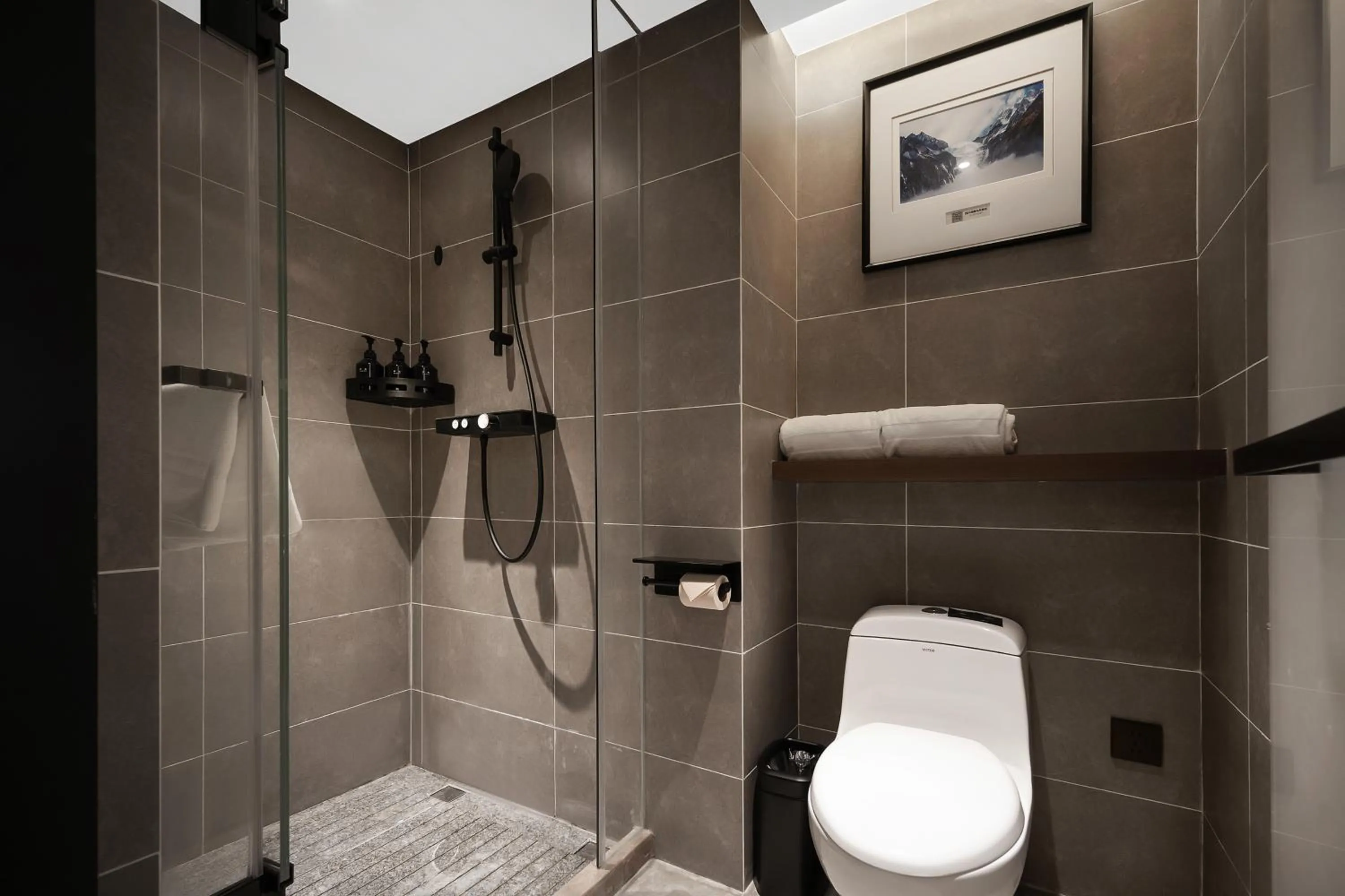 Shower in Atour Hotel Chengdu New Convention and Exhibition Center Branch