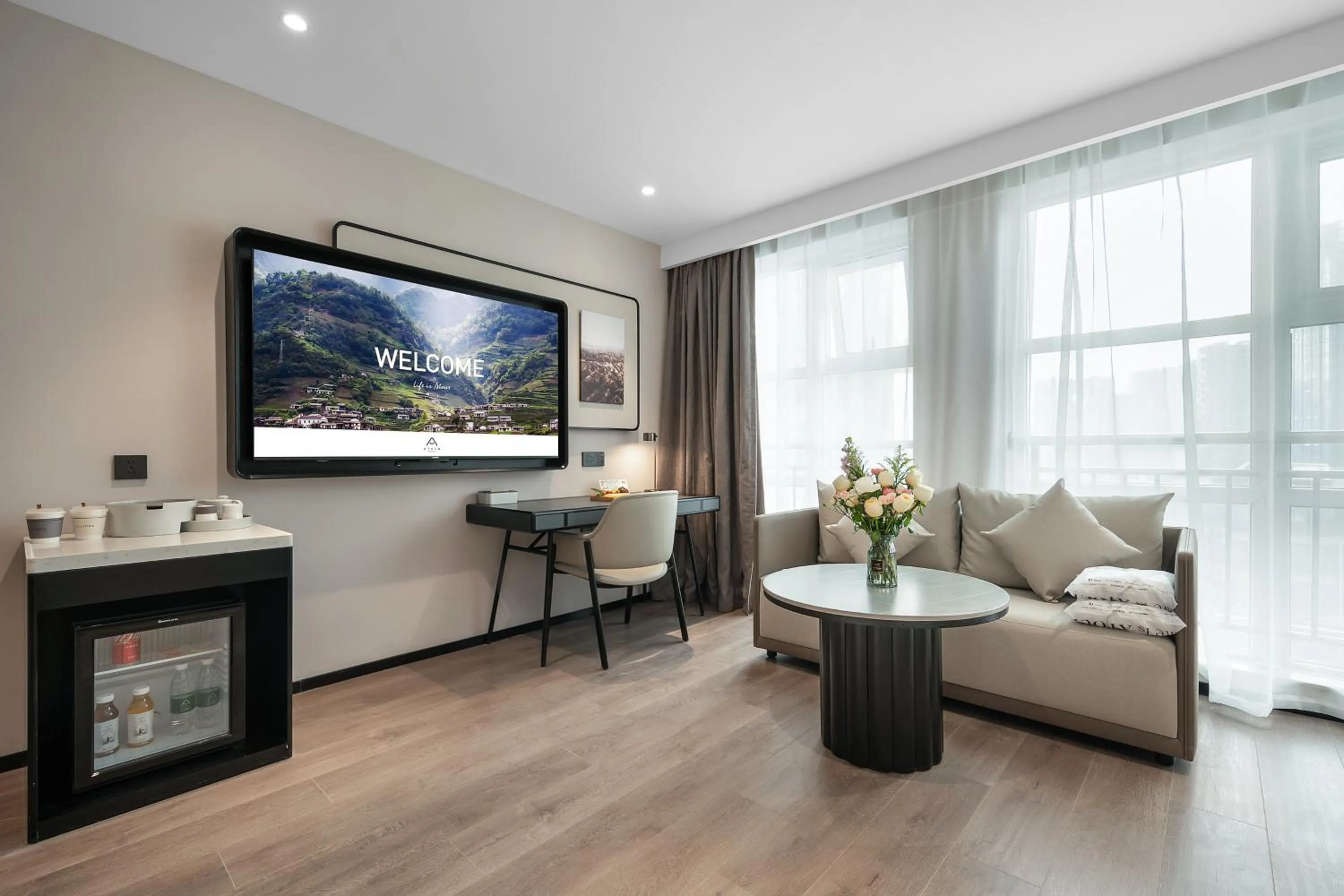 Communal lounge/ TV room in Atour Hotel Chengdu New Convention and Exhibition Center Branch