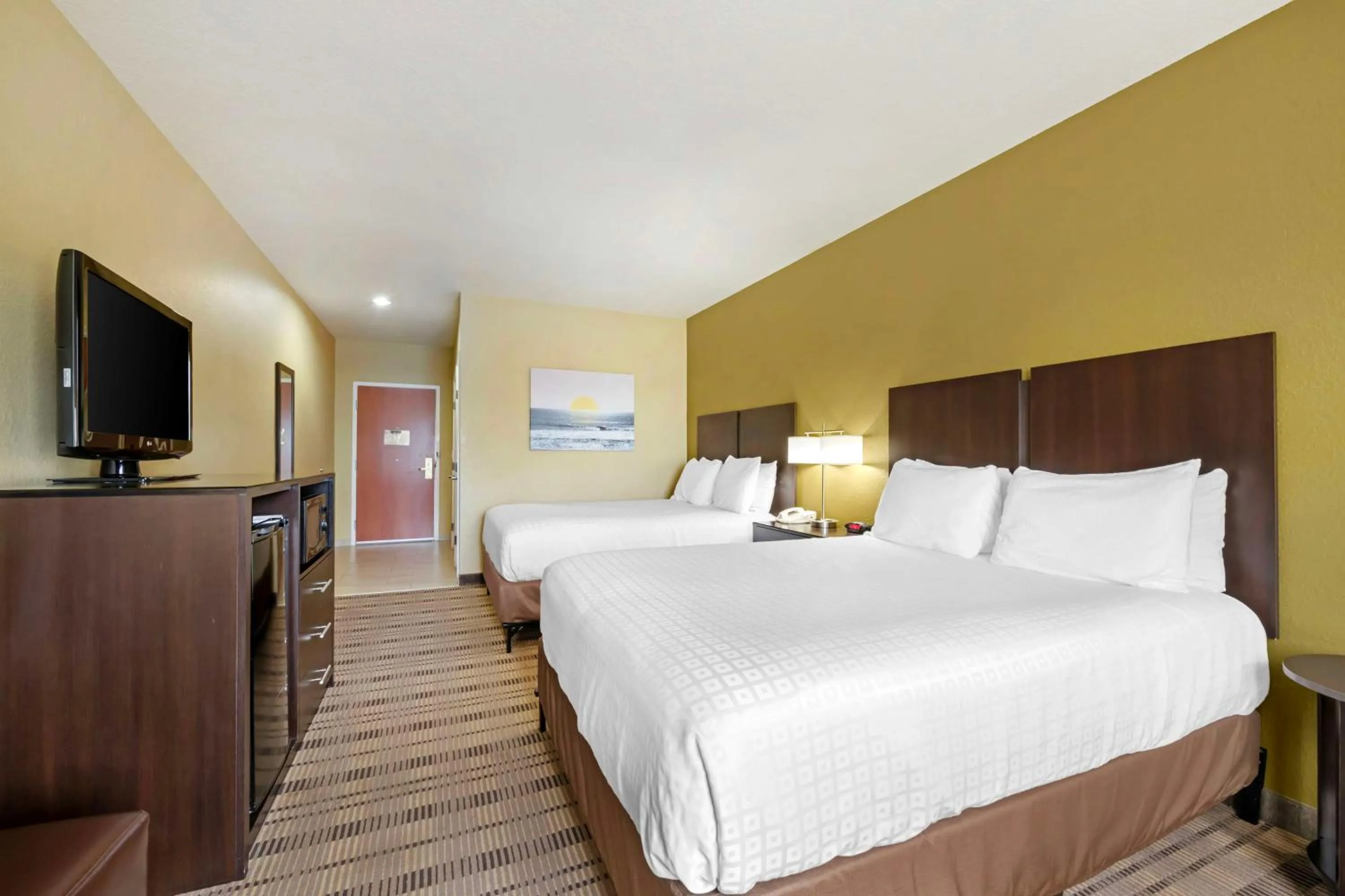 Bedroom, Bed in Best Western Edgewater Inn