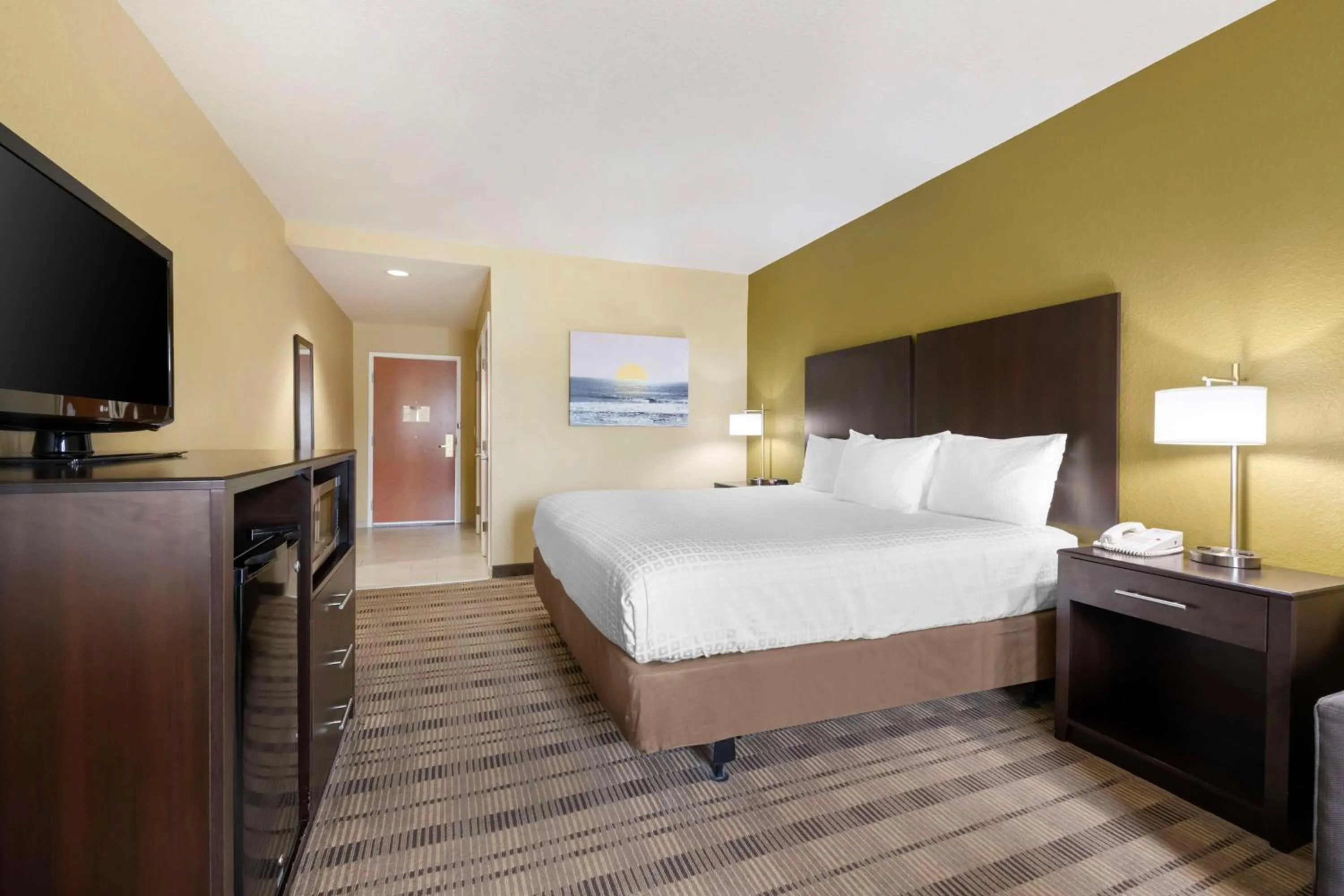 Bedroom, Bed in Best Western Edgewater Inn