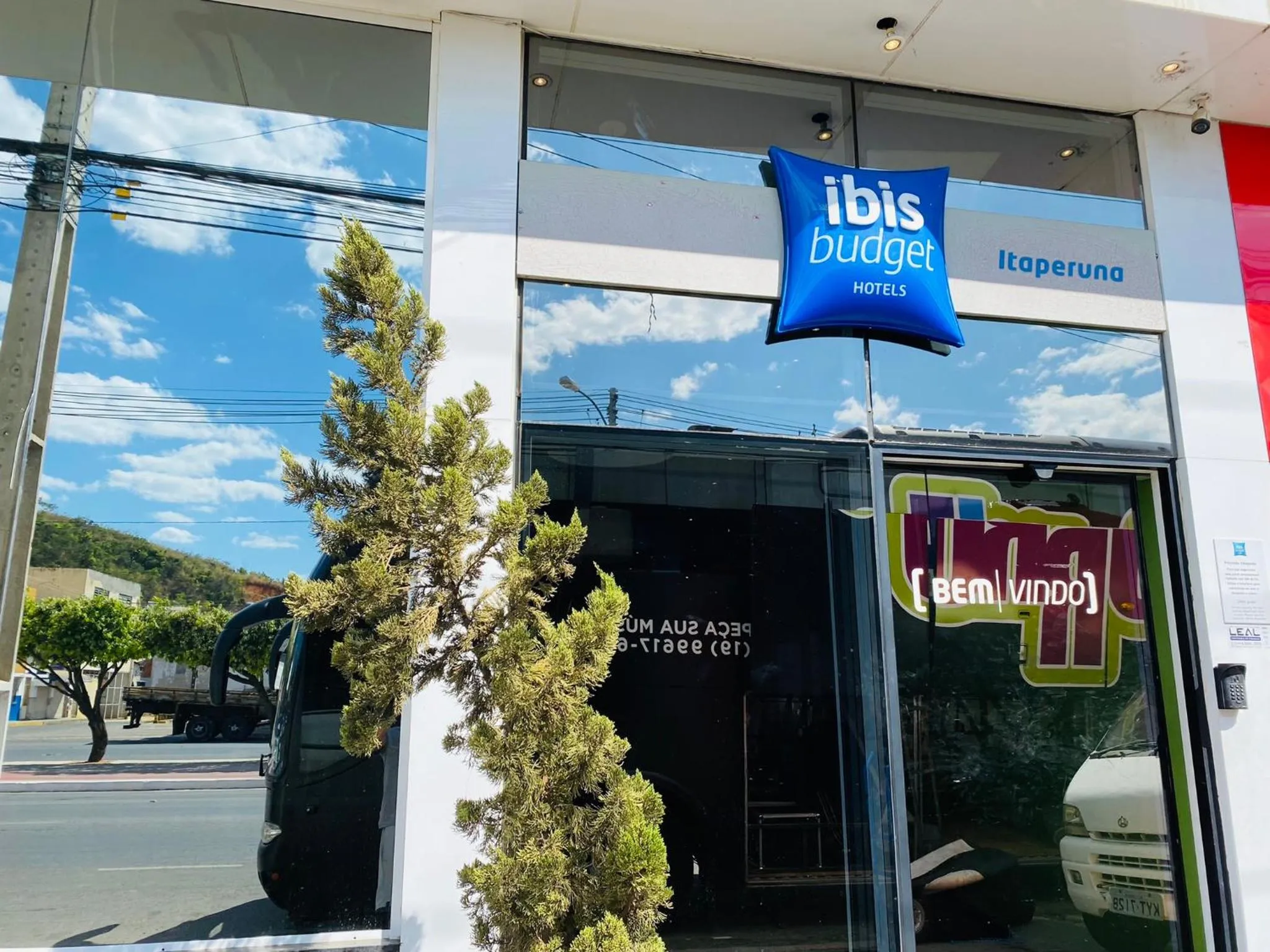 Facade/entrance in ibis budget Itaperuna