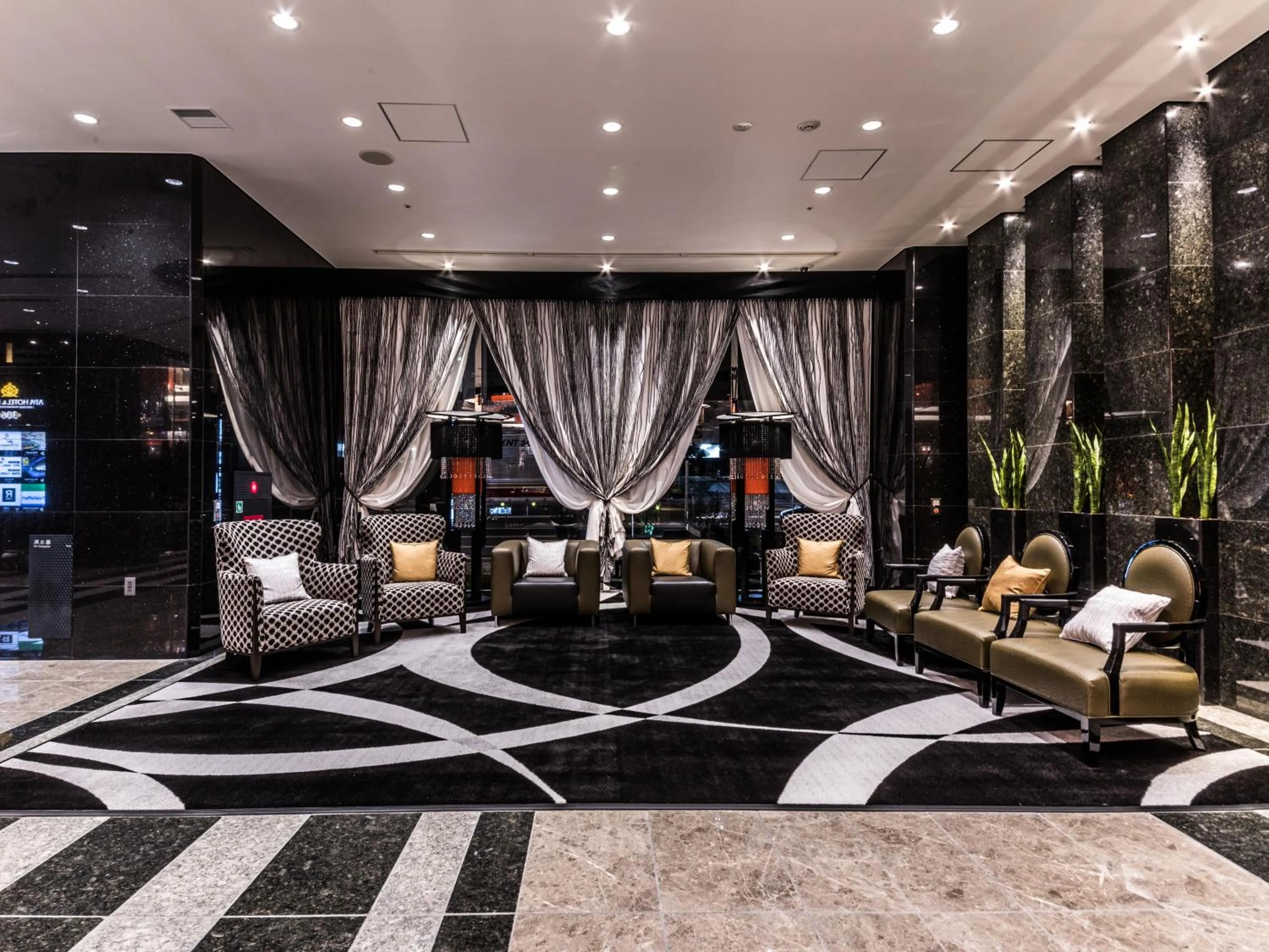 Lobby or reception in APA Hotel & Resort Midosuji Hommachi Ekimae Tower