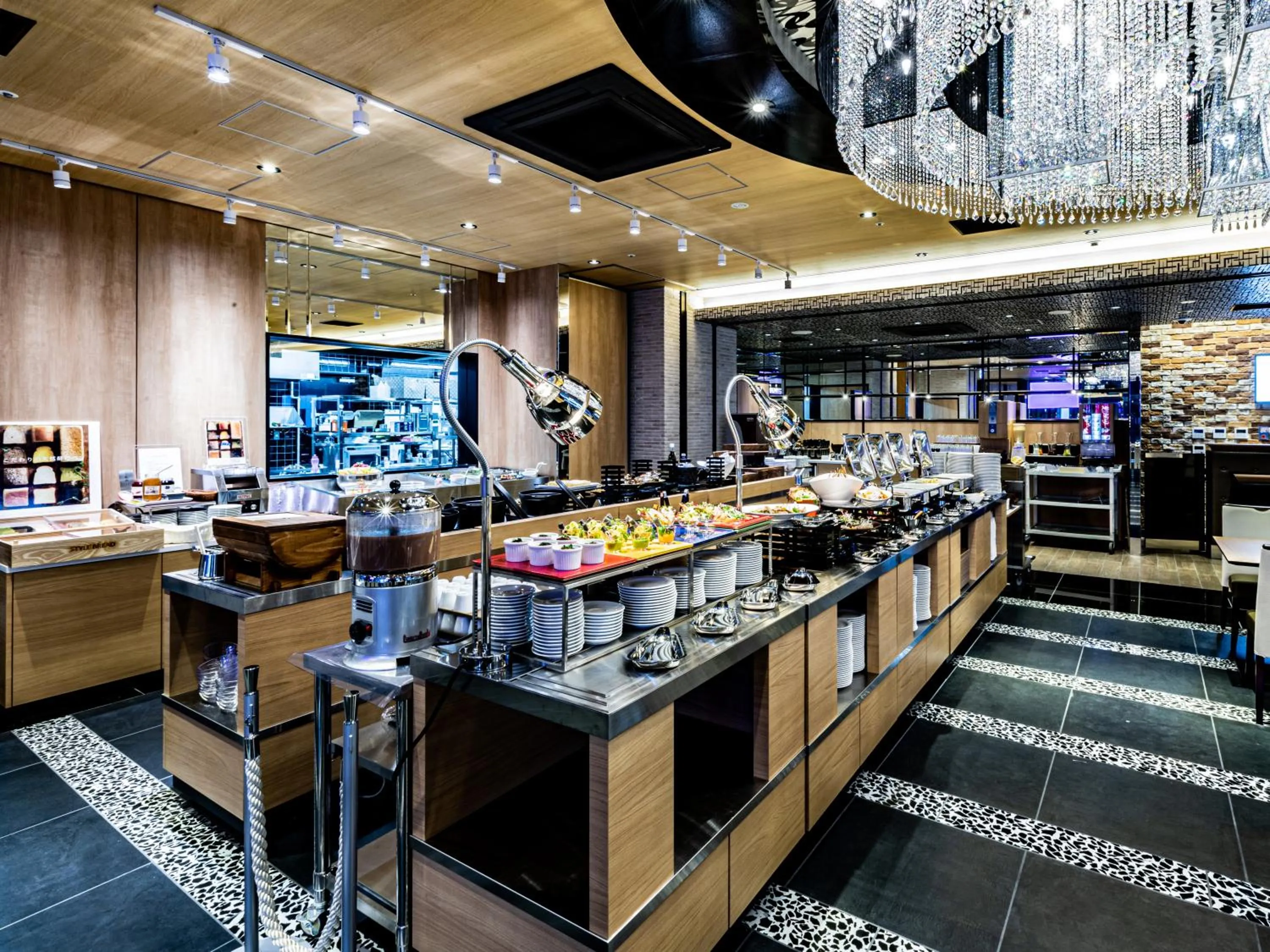 Restaurant/places to eat in APA Hotel & Resort Midosuji Hommachi Ekimae Tower