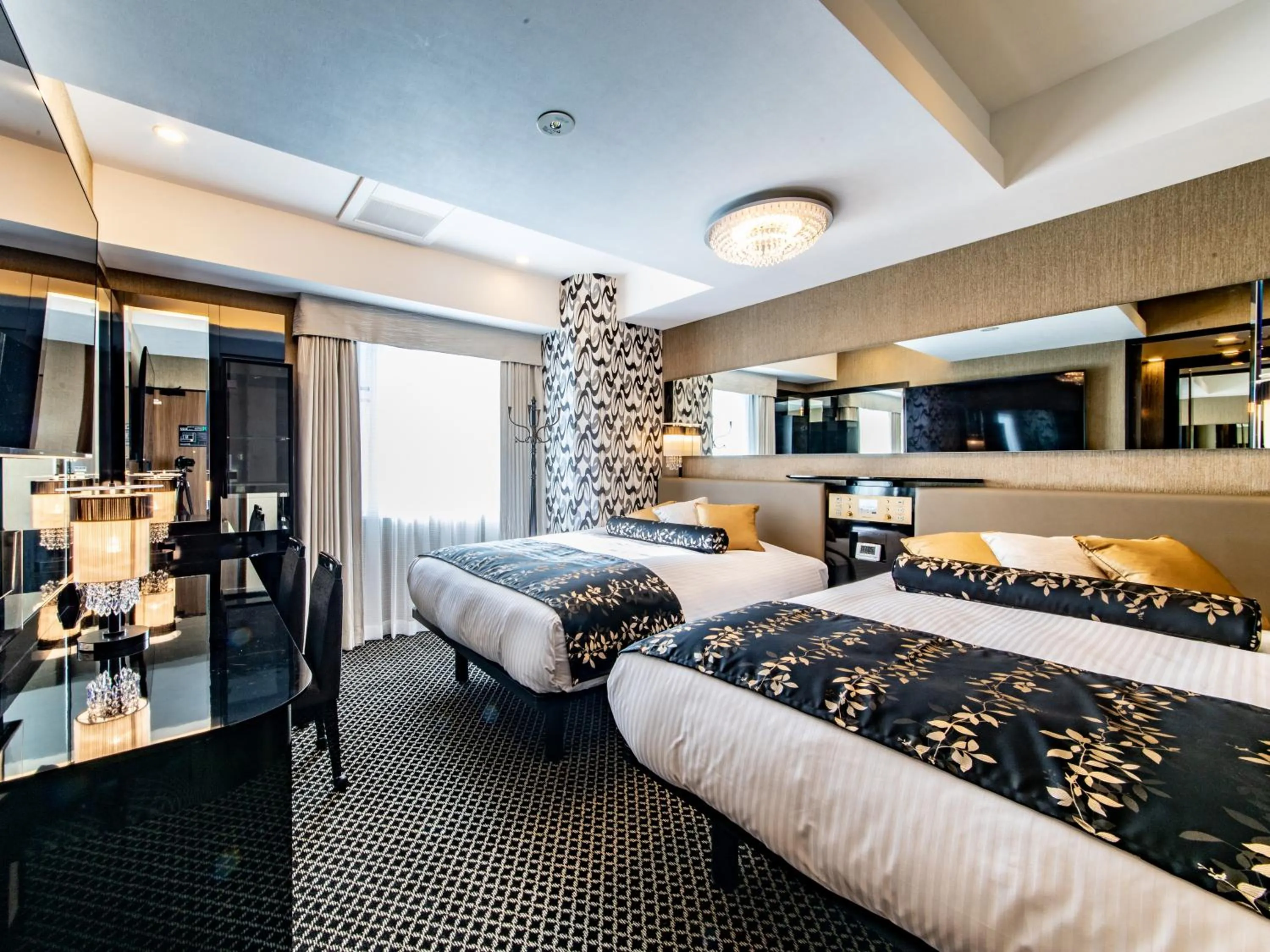 Bed in APA Hotel & Resort Midosuji Hommachi Ekimae Tower