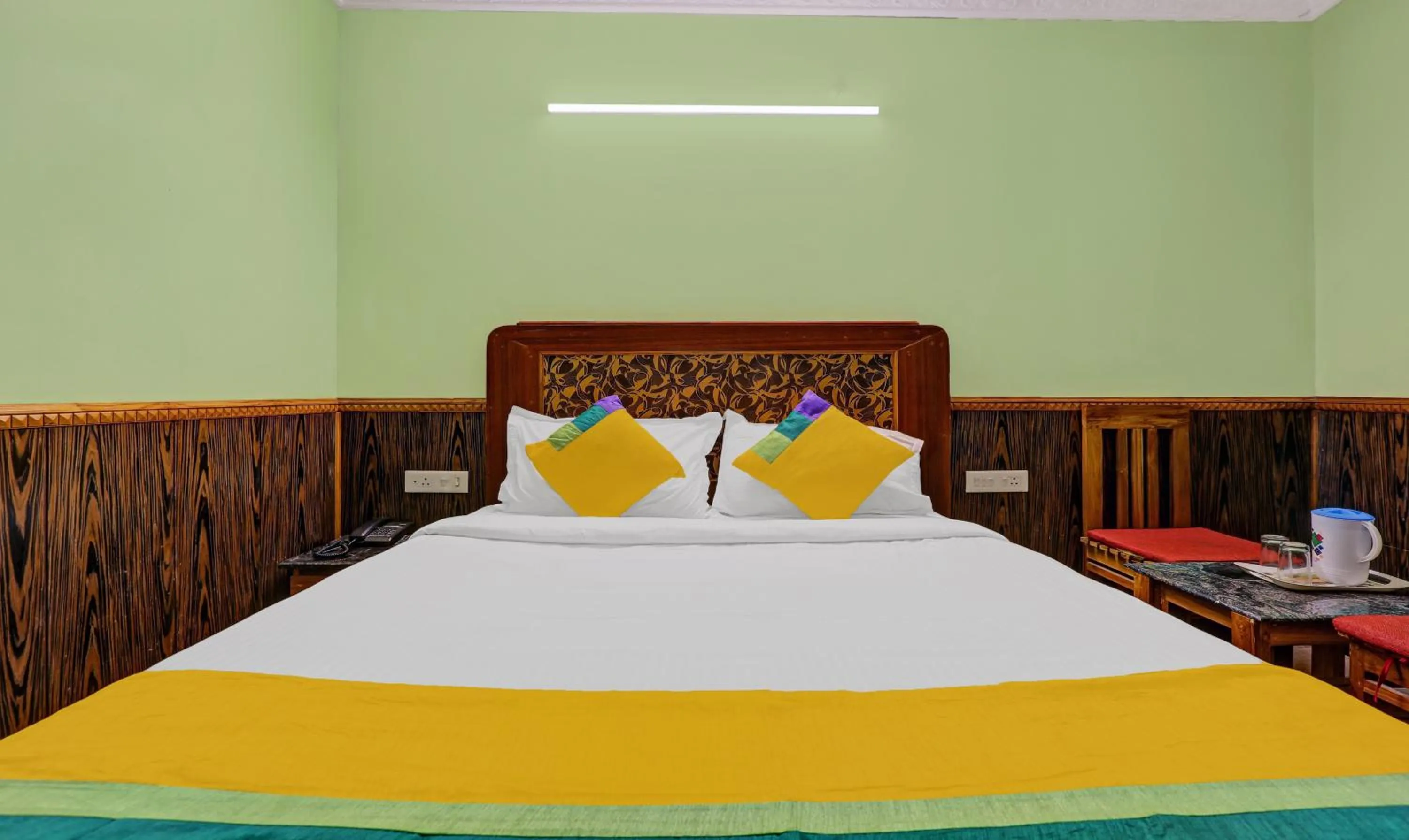 Bedroom, Bed in Itsy Hotels Rain Forest