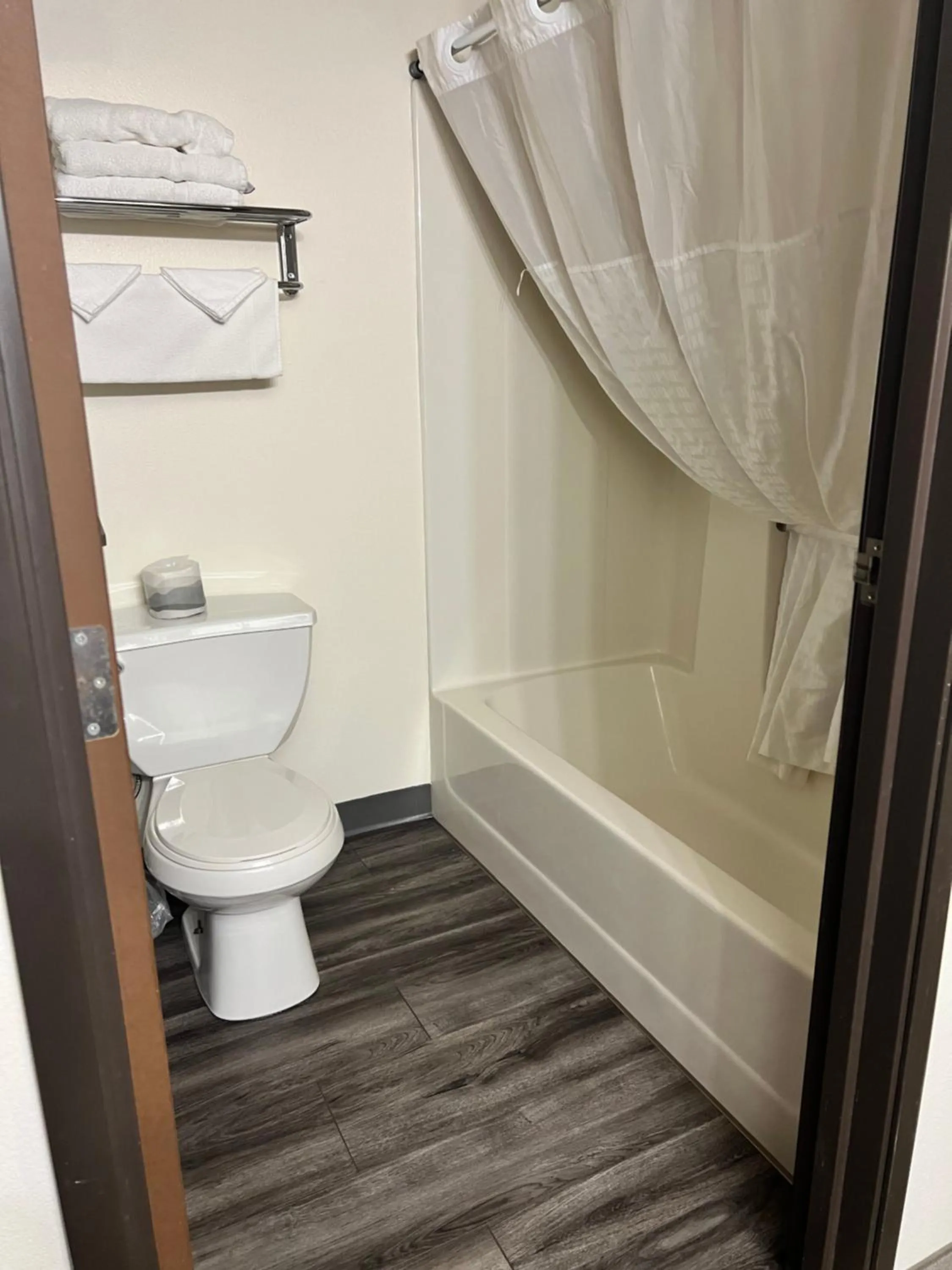 Bathroom in Super 8 by Wyndham Nebraska City