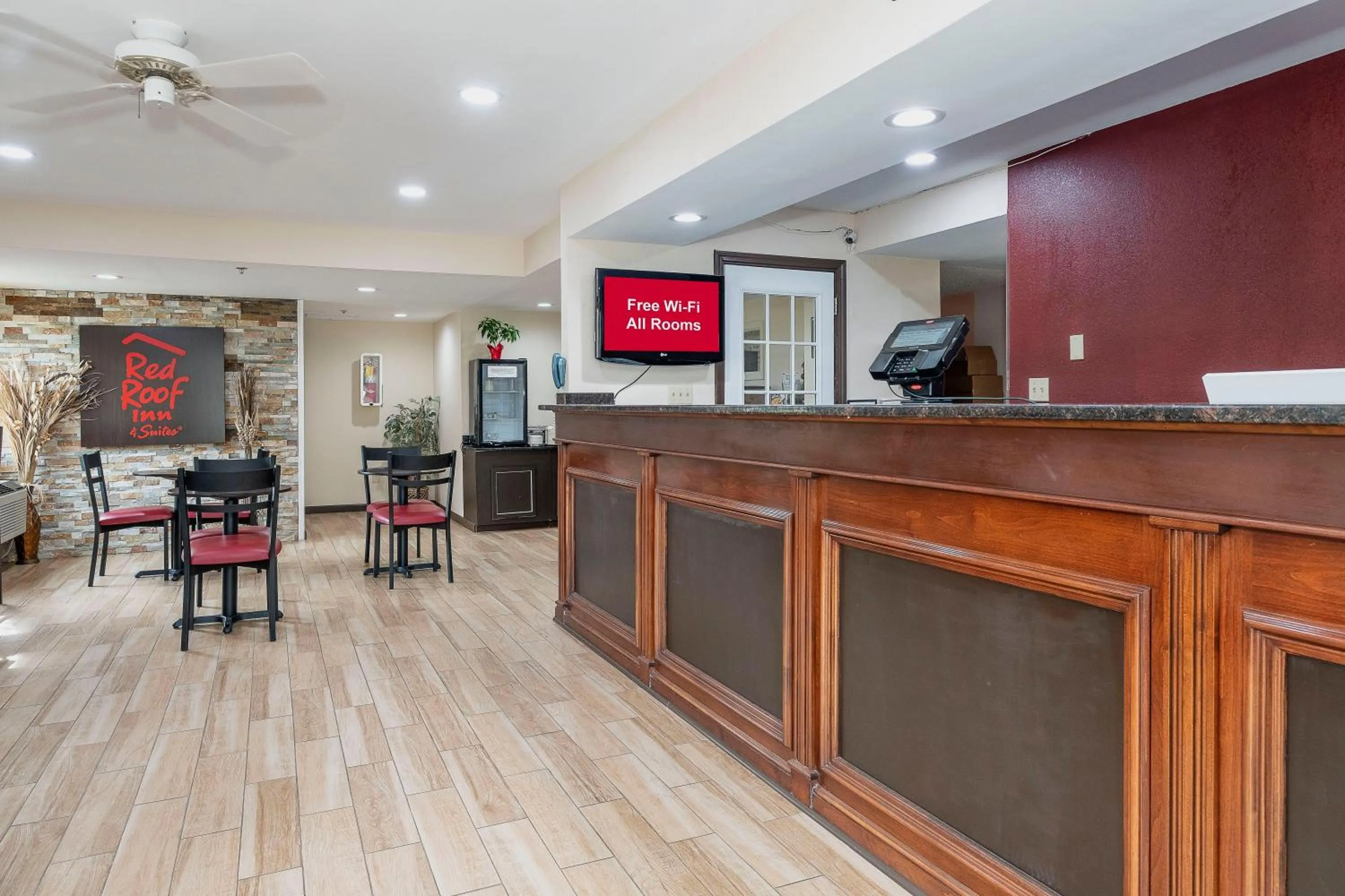 Lobby or reception in Red Roof Inn & Suites Rome