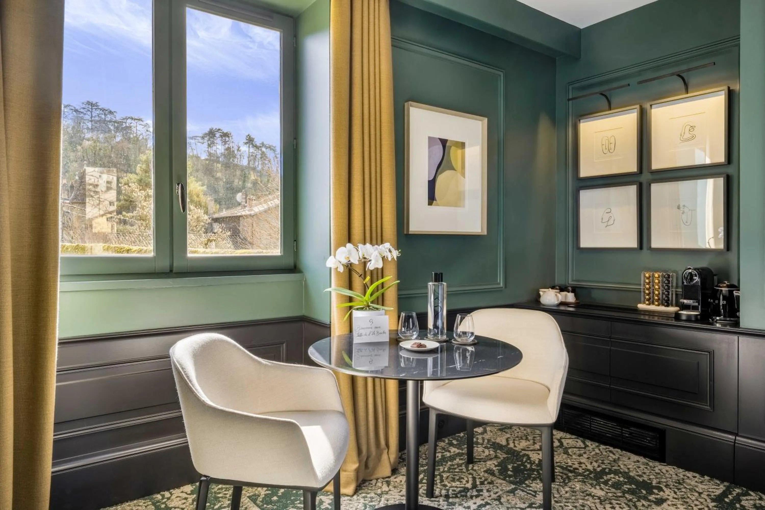 Seating area in Les Suites de l'Ile Barbe