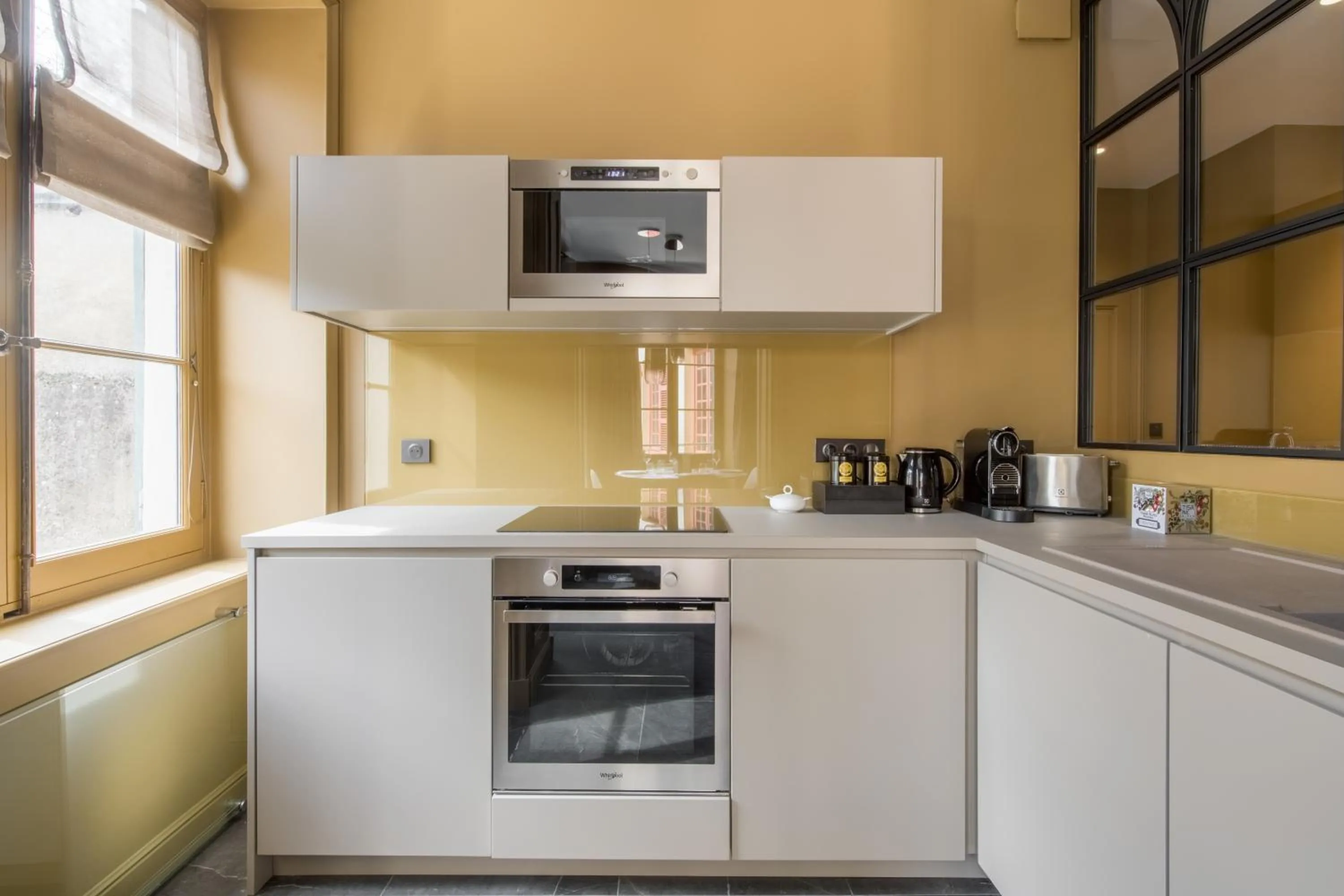 kitchen in Les Suites de l'Ile Barbe