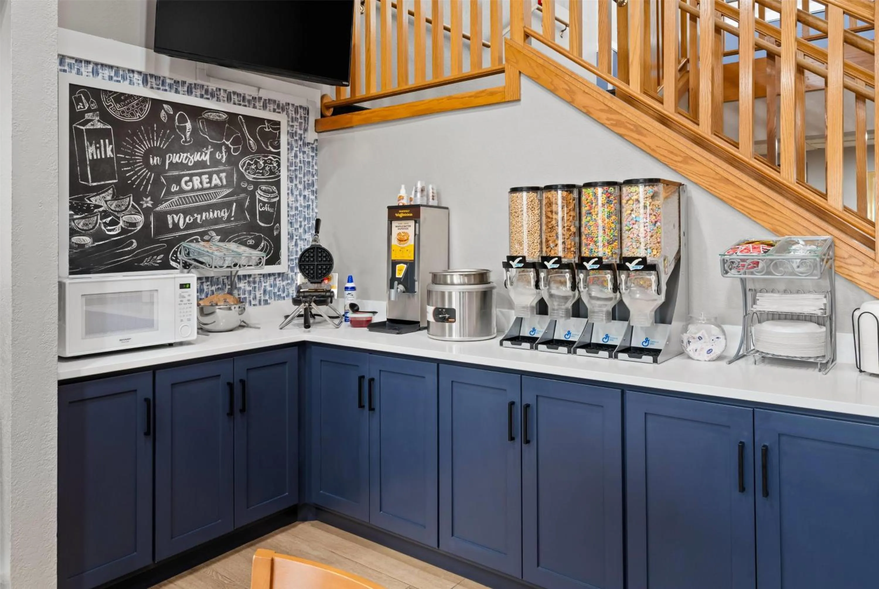 Breakfast in AmericInn by Wyndham Dickinson