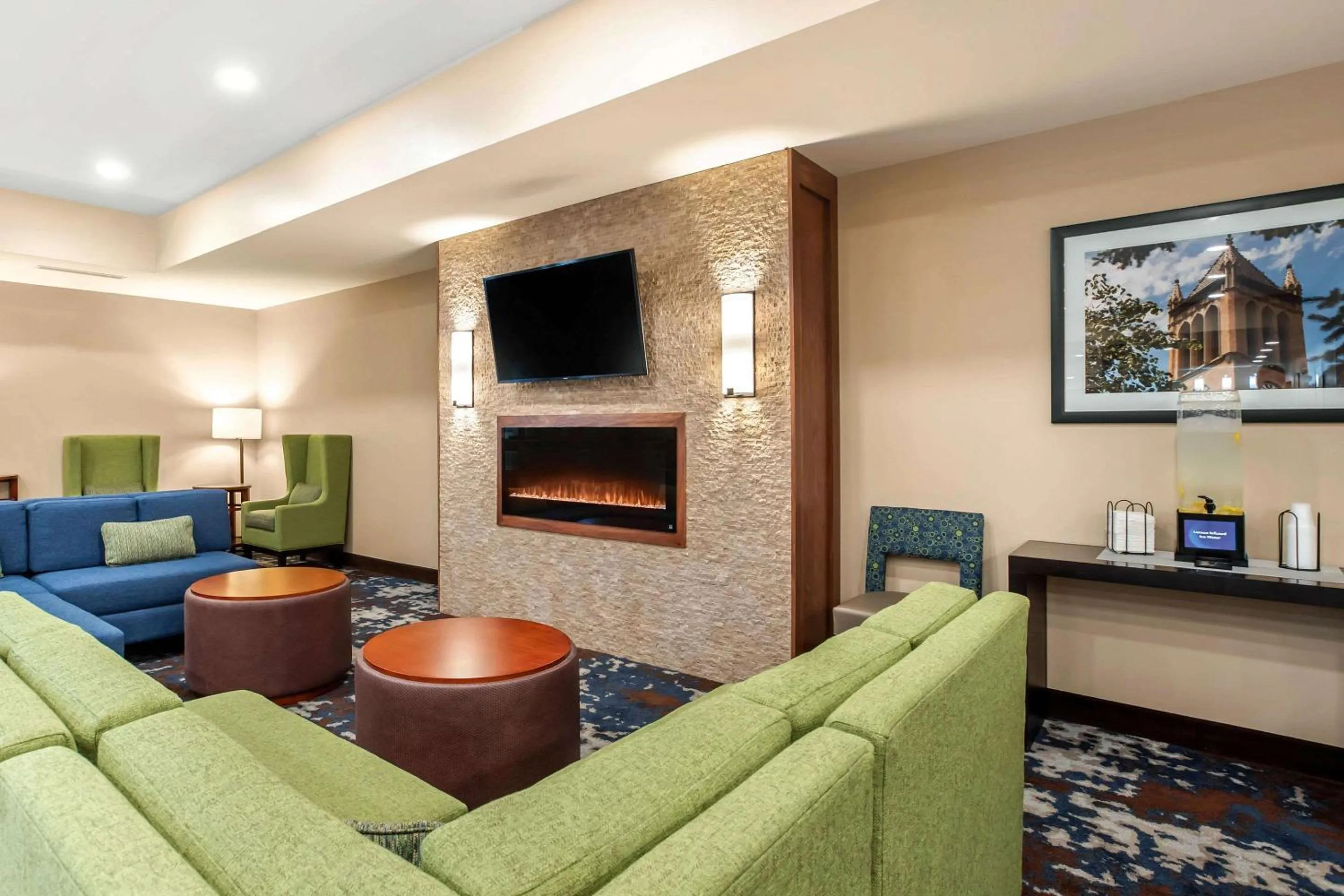 Lobby or reception in Comfort Inn & Suites Ames near ISU Campus