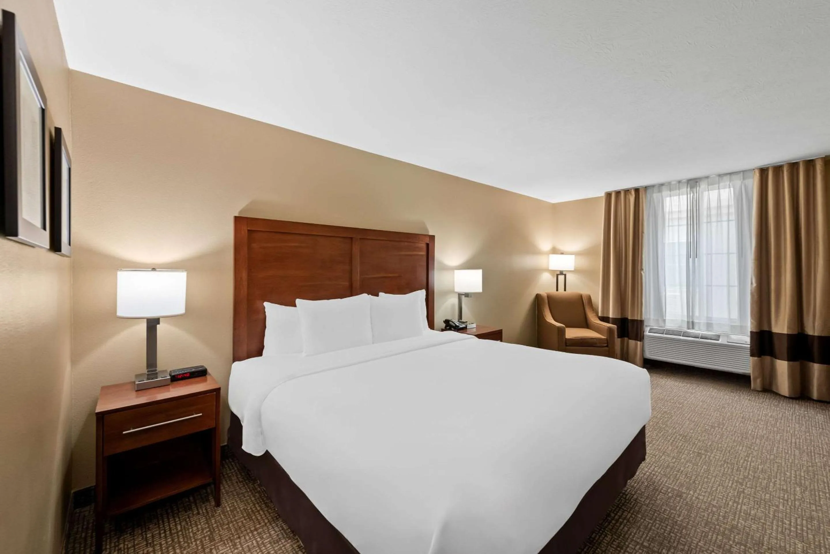 Bedroom, Bed in MainStay Suites El Centro I-8