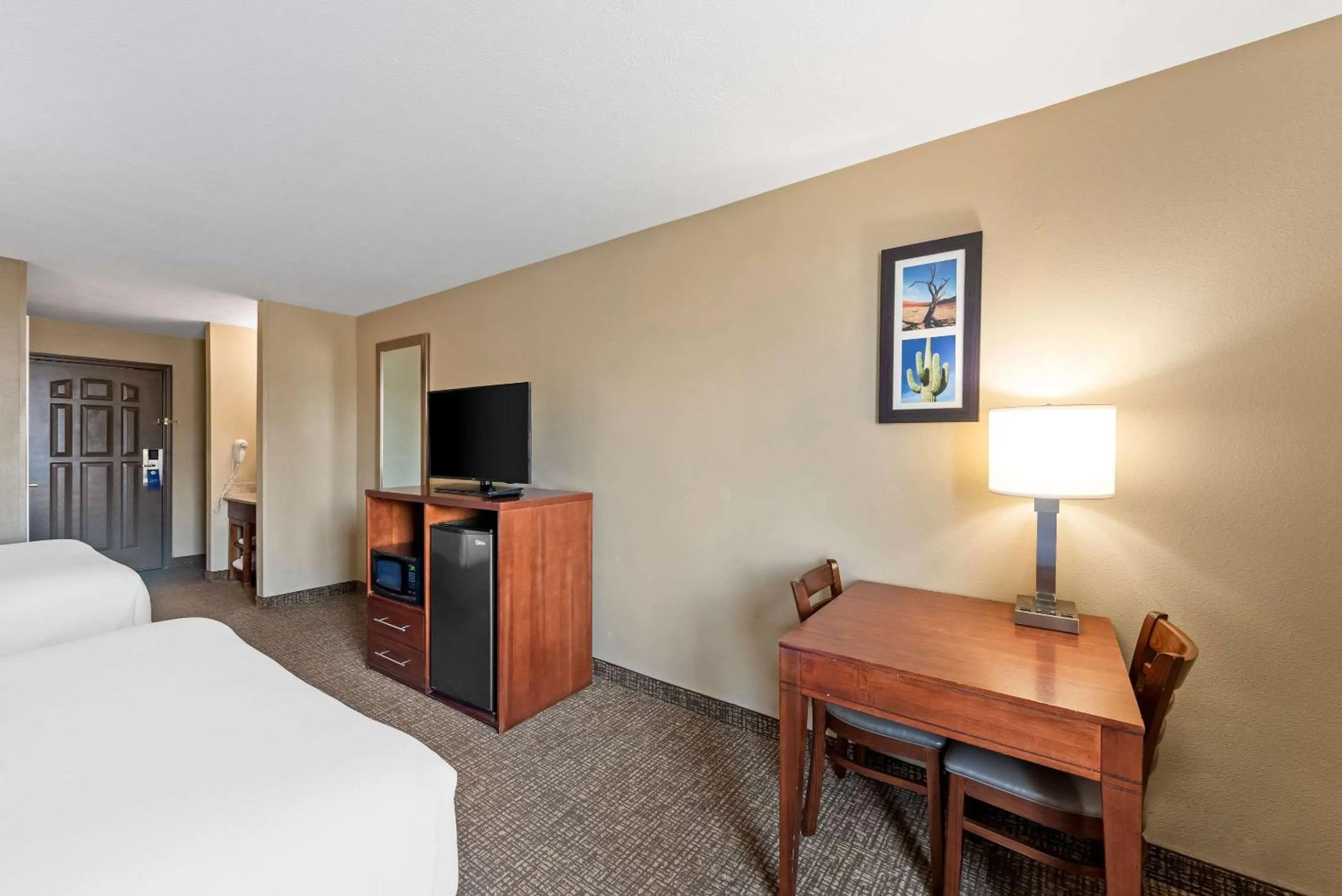 Bedroom, Bed in MainStay Suites El Centro I-8