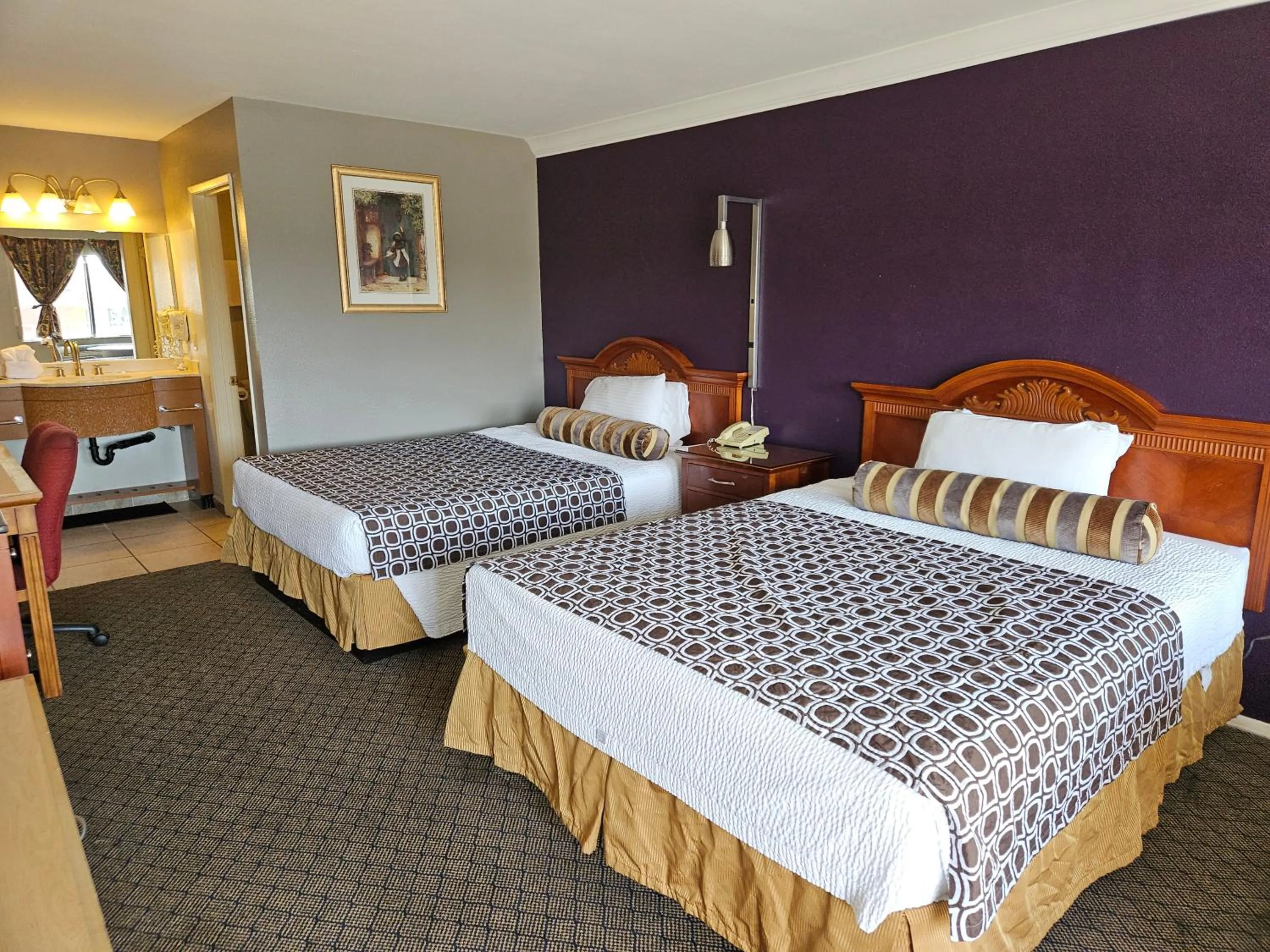 Bed in Fullerton Inn