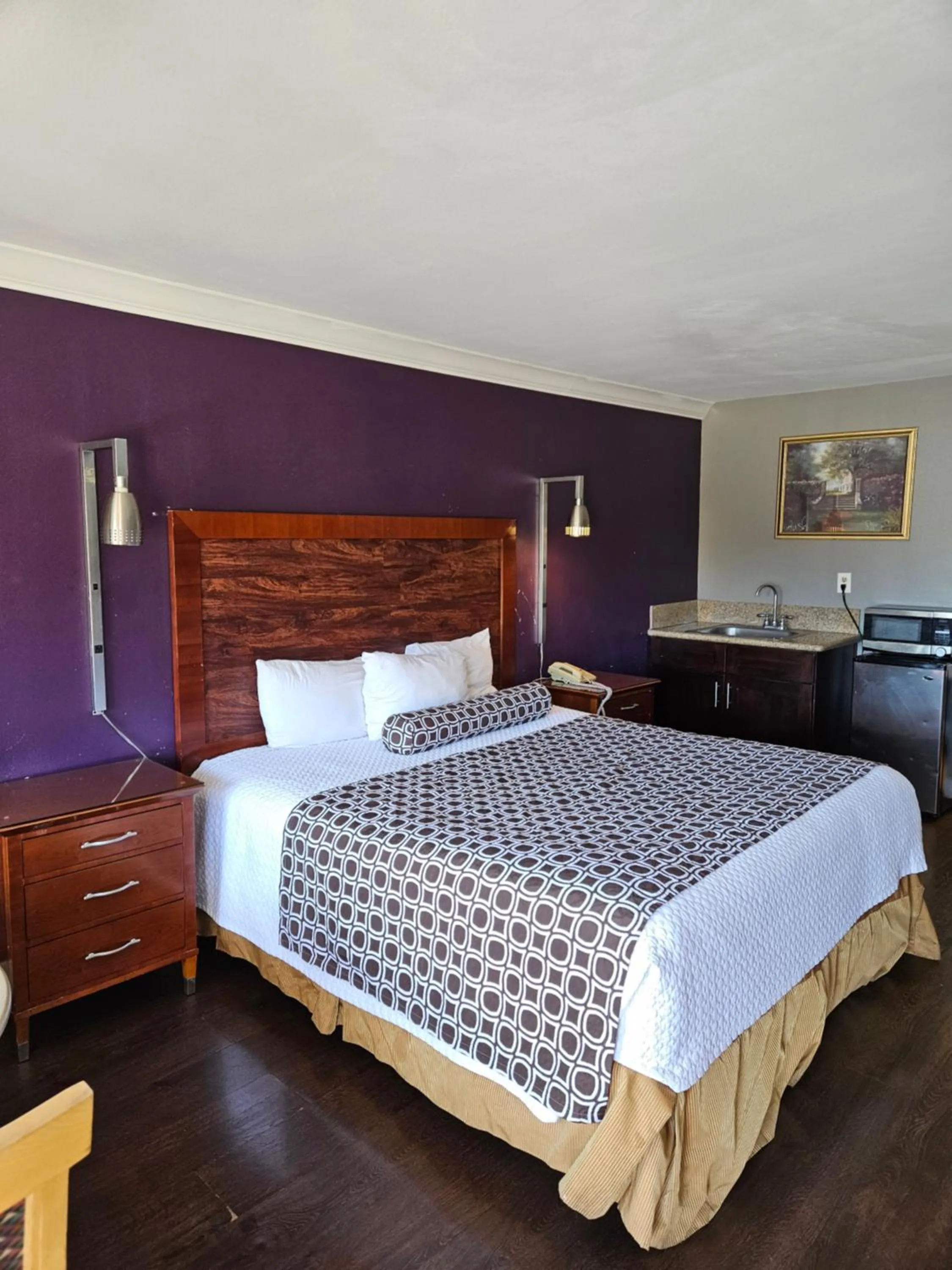 Bed in Fullerton Inn