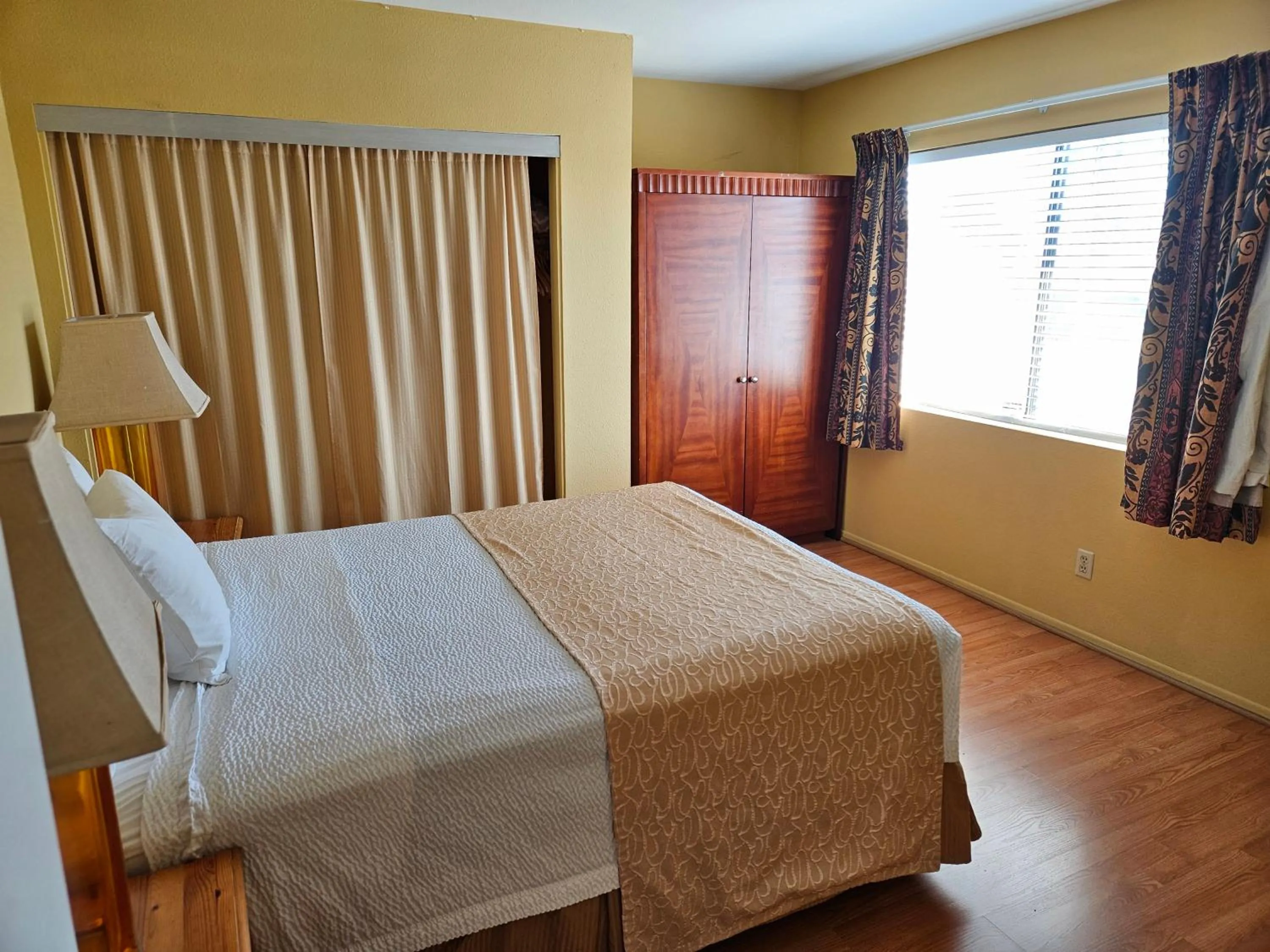 Bed in Fullerton Inn