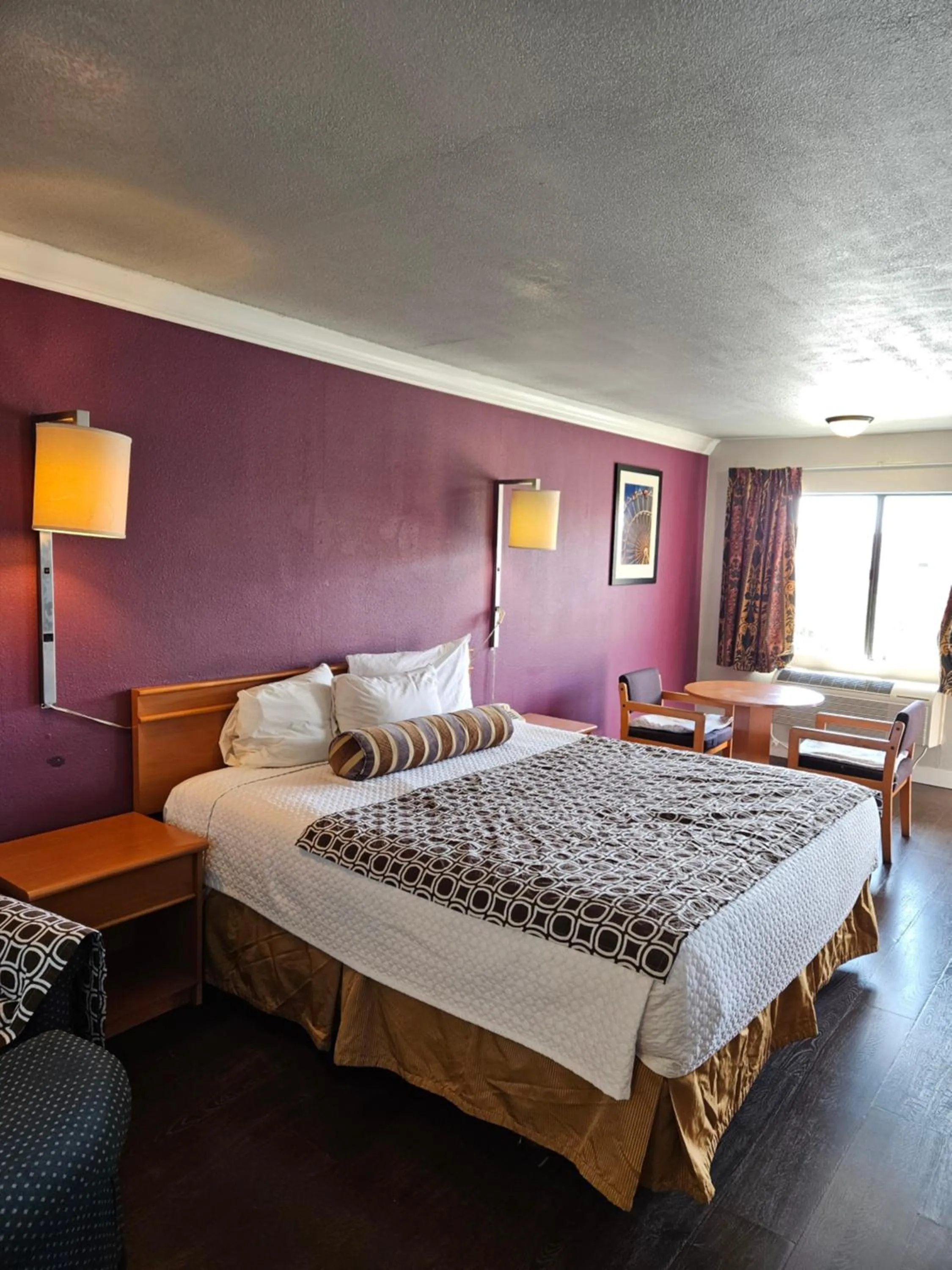 Bed in Fullerton Inn