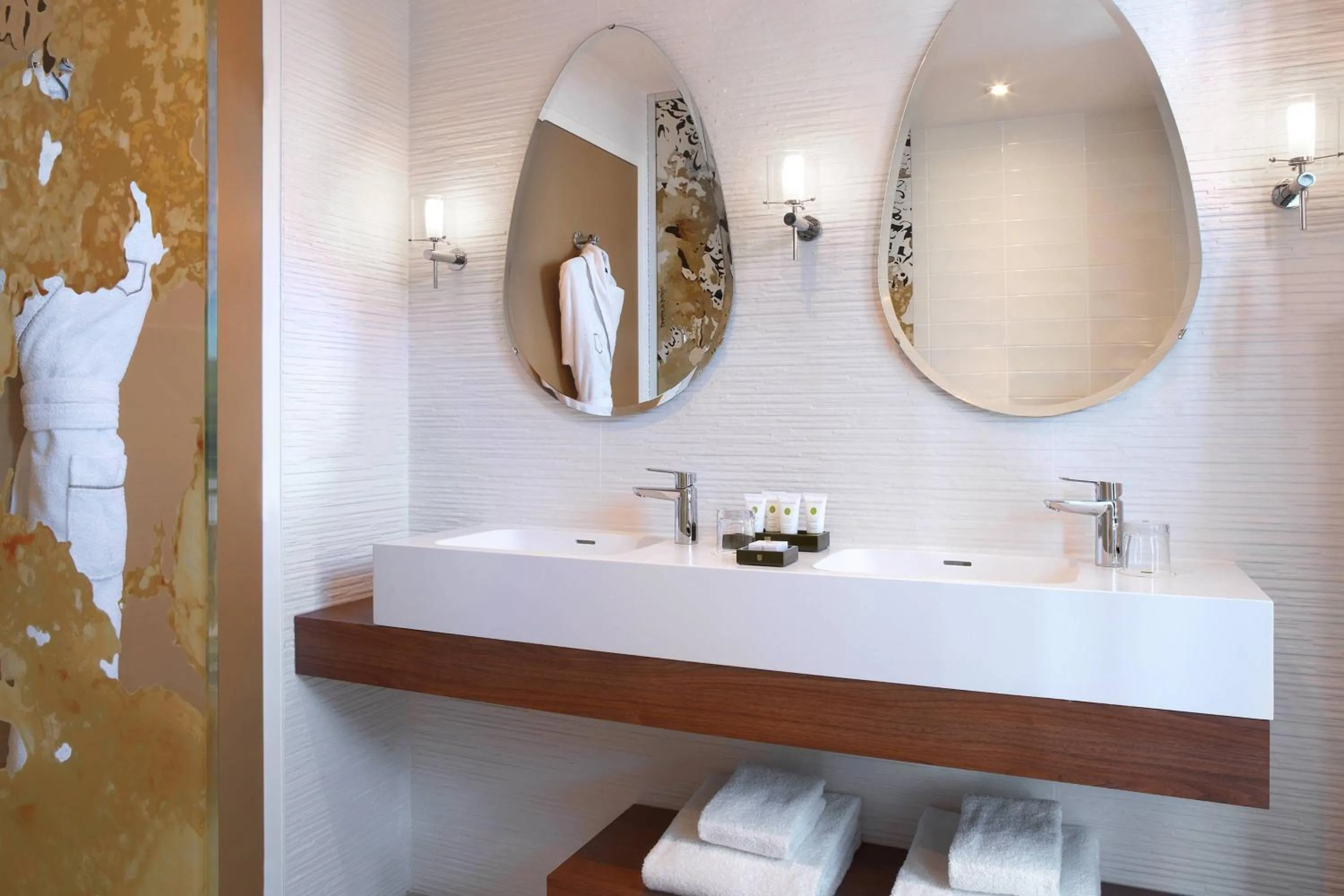 Bathroom in La Caserne Chanzy Hotel & Spa, Autograph Collection