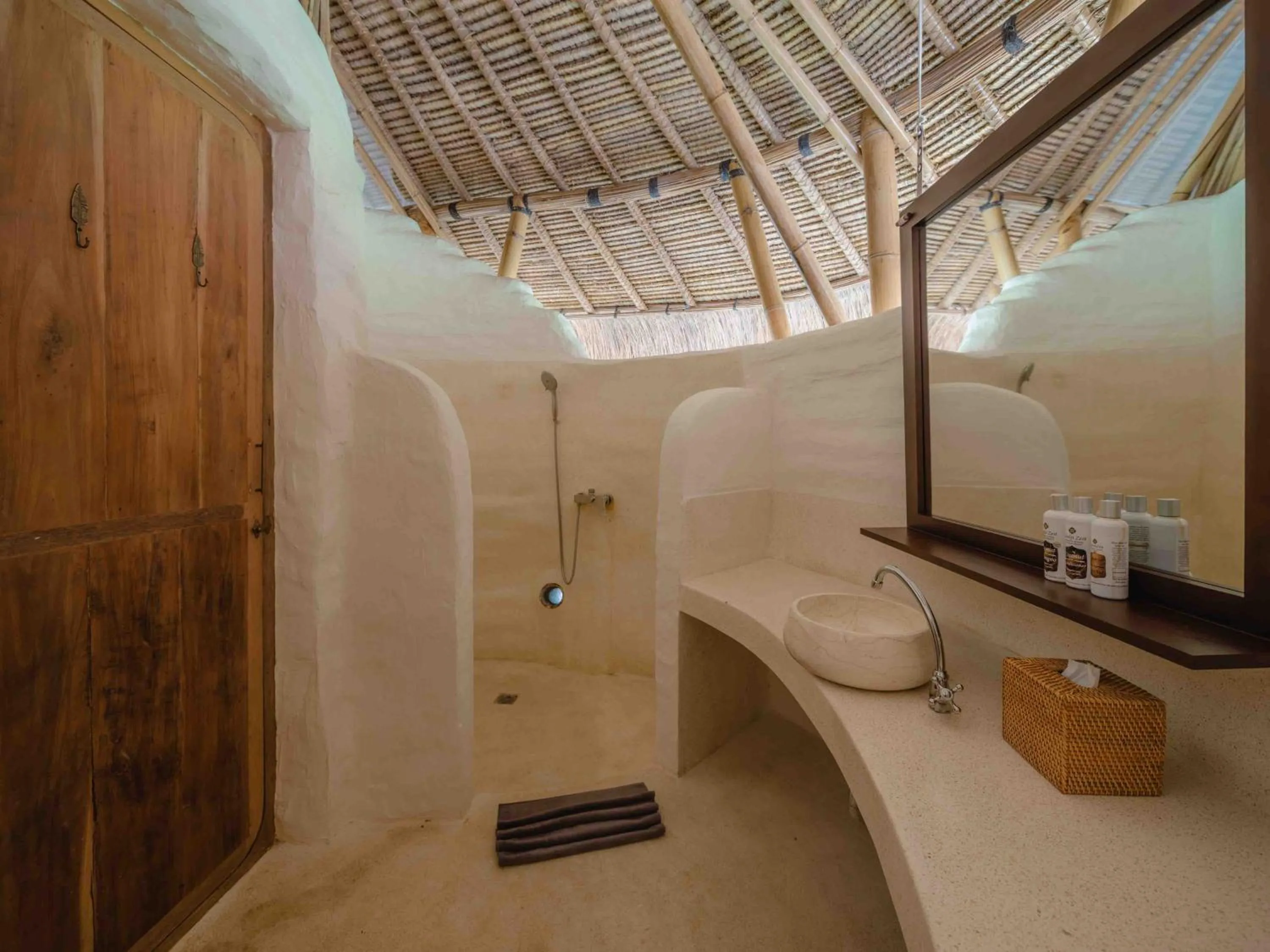 Shower in Mana Earthly Paradise