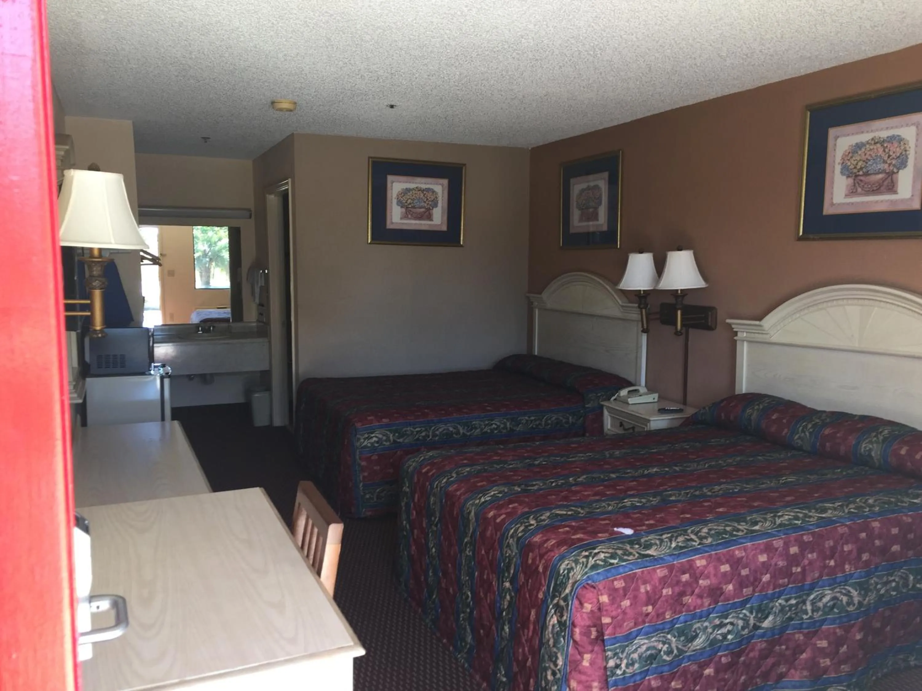 Day, Bed in Relax Inn